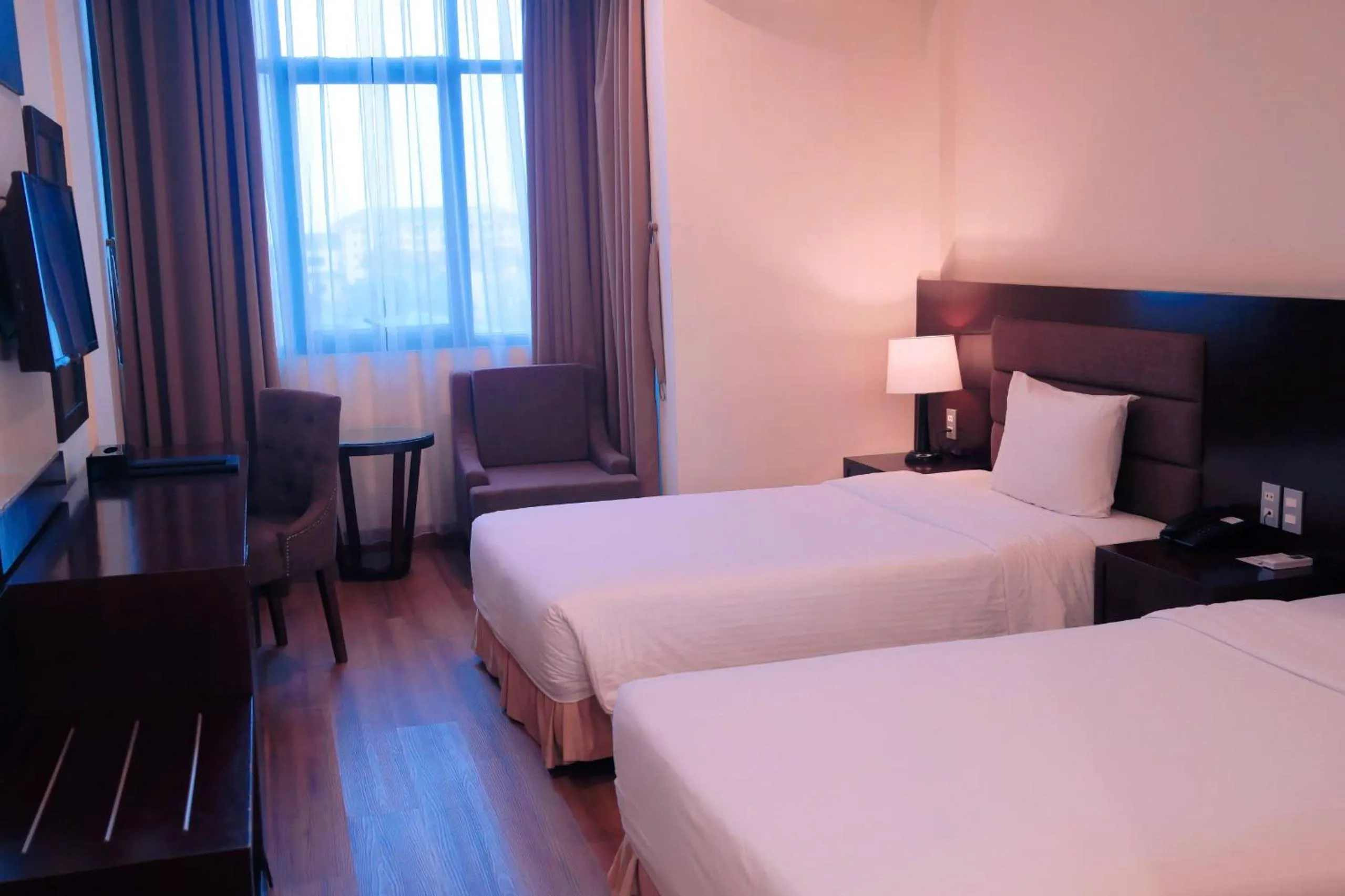 Bedroom, Bed in Muong Thanh Vinh Hotel