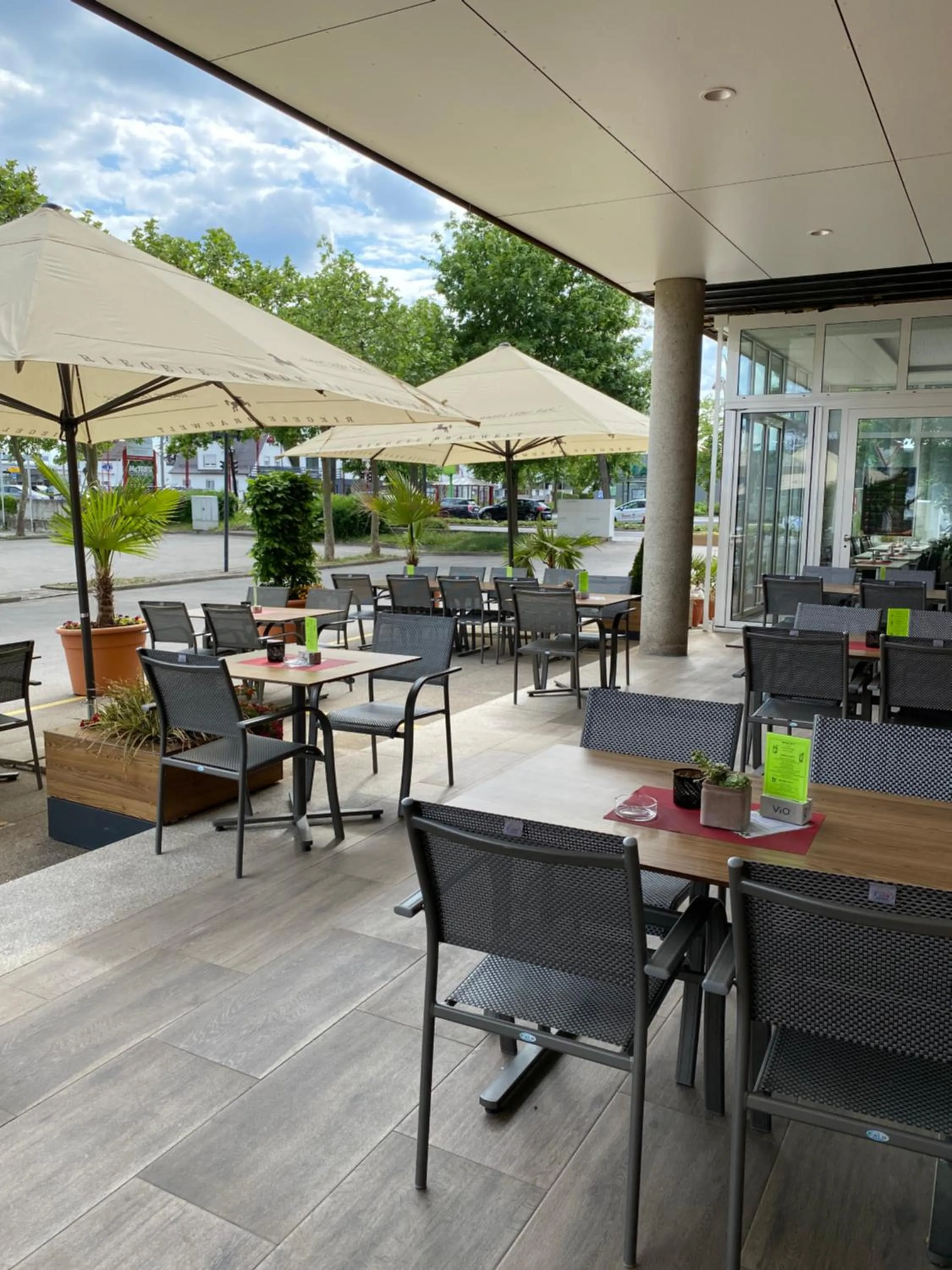 Restaurant/places to eat in Hotel Asgard