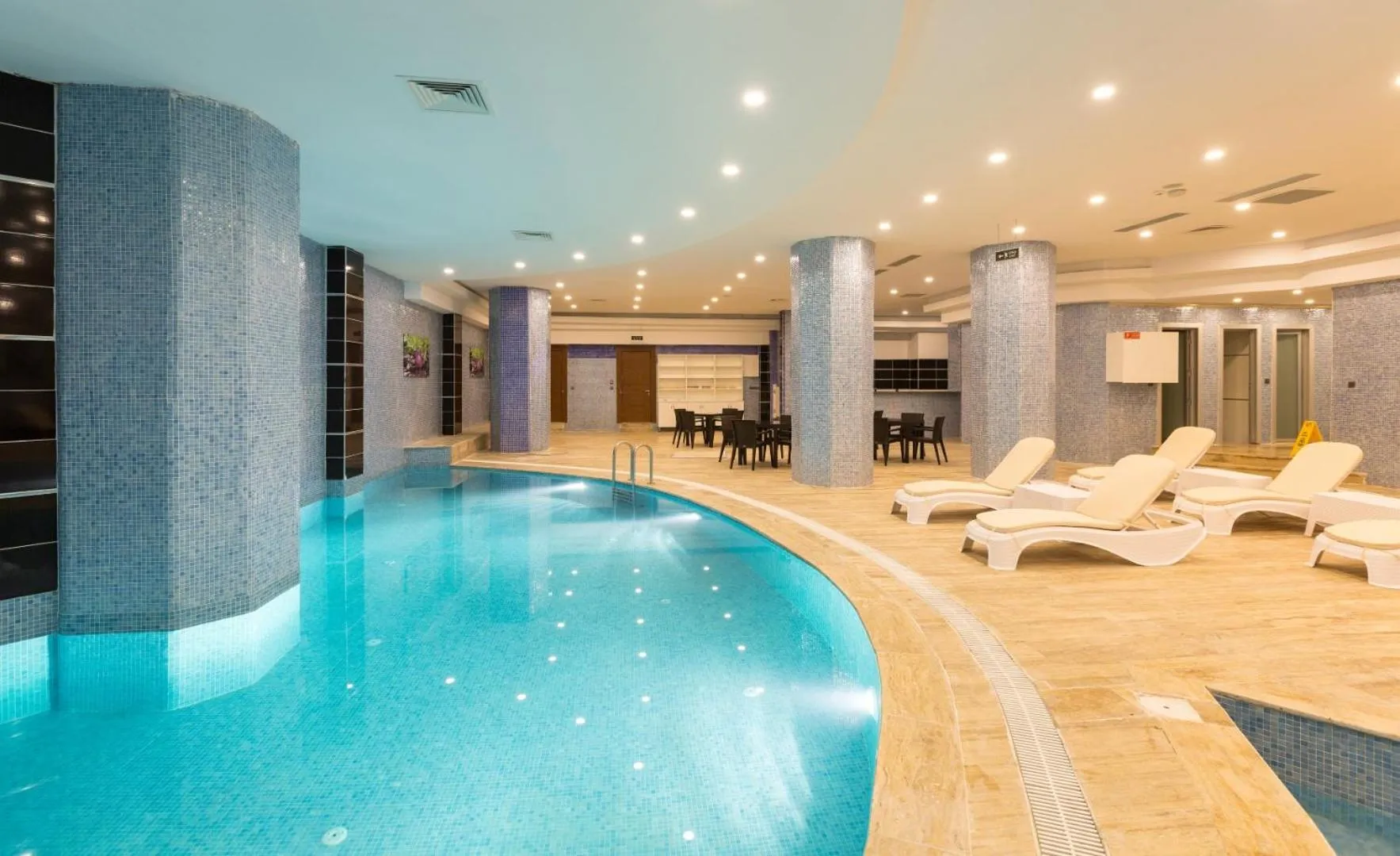 Swimming pool in Yilmazoglu Park Hotel