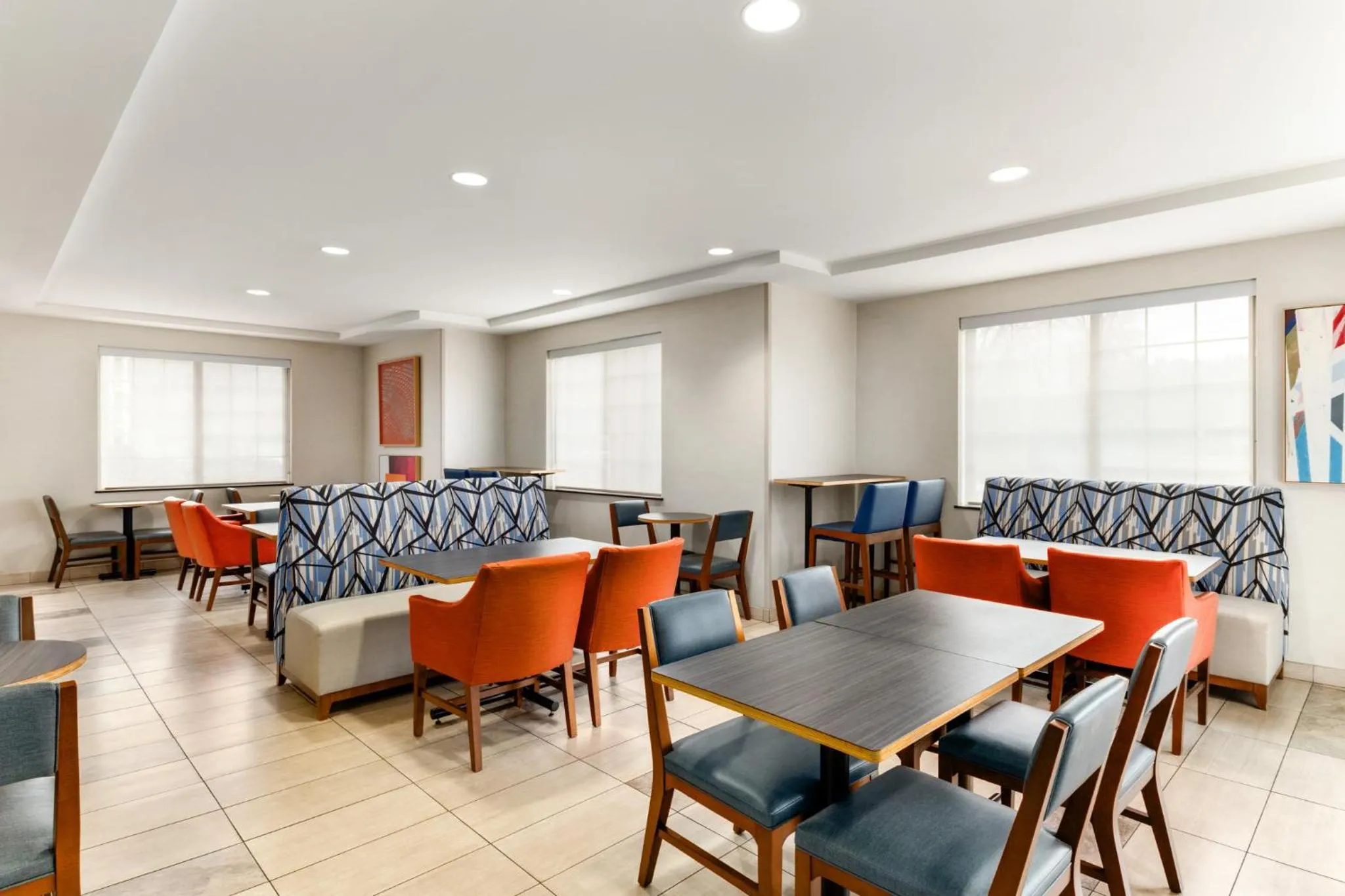 Breakfast in Holiday Inn Express Hotel & Suites Eugene Downtown - University by IHG