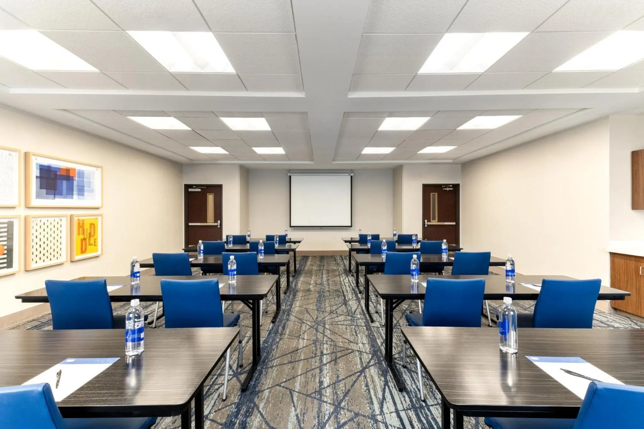 Meeting/conference room in Holiday Inn Express Hotel & Suites Eugene Downtown - University by IHG