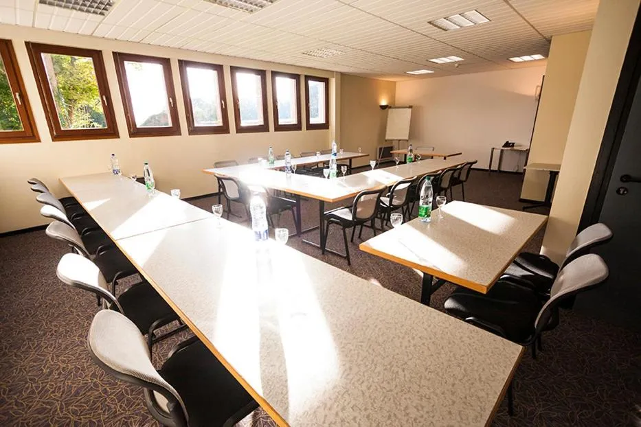 Meeting/conference room in Hôtel Restaurant Les Alizés