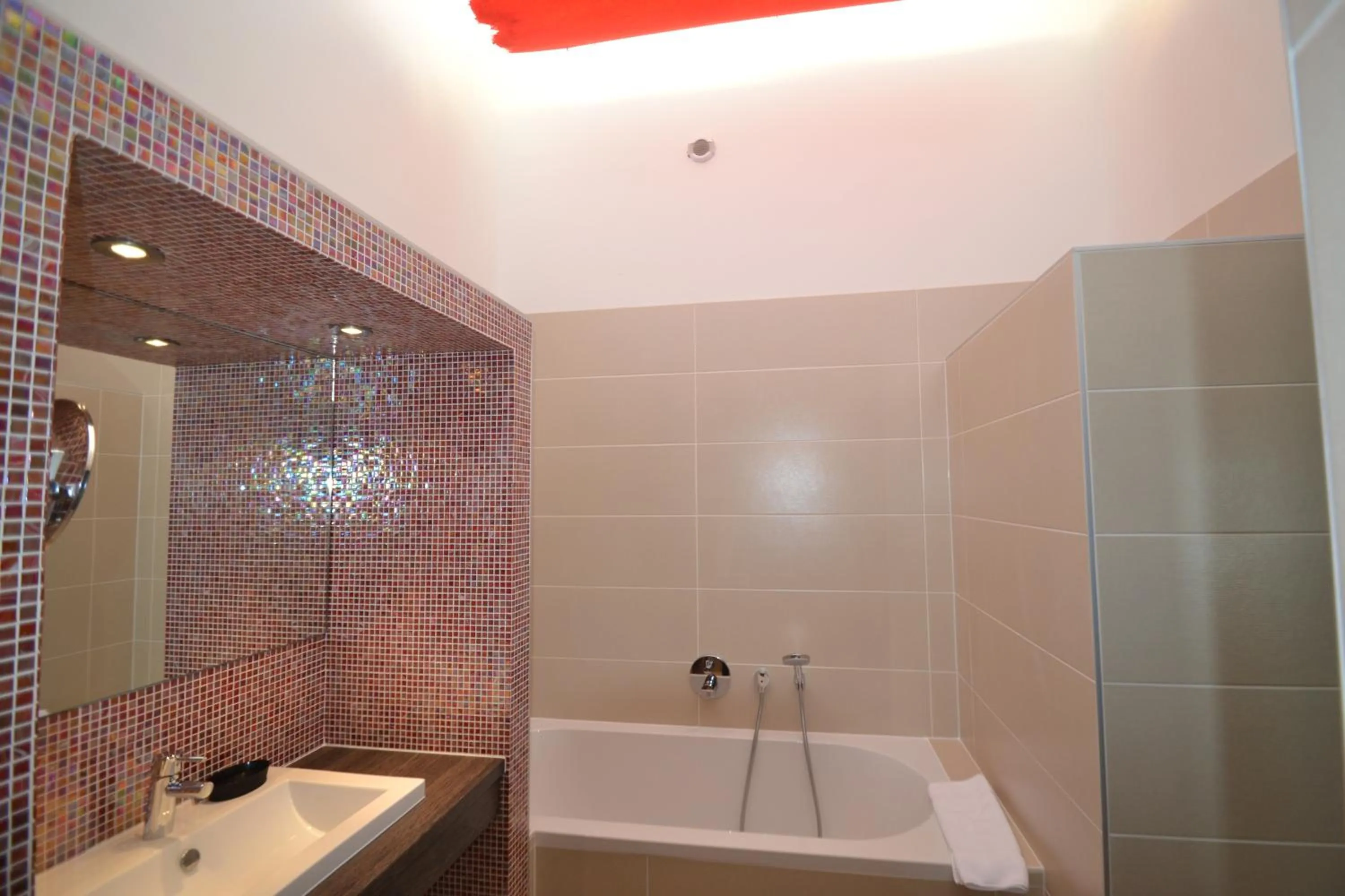 Bathroom in Hôtel Restaurant Les Alizés