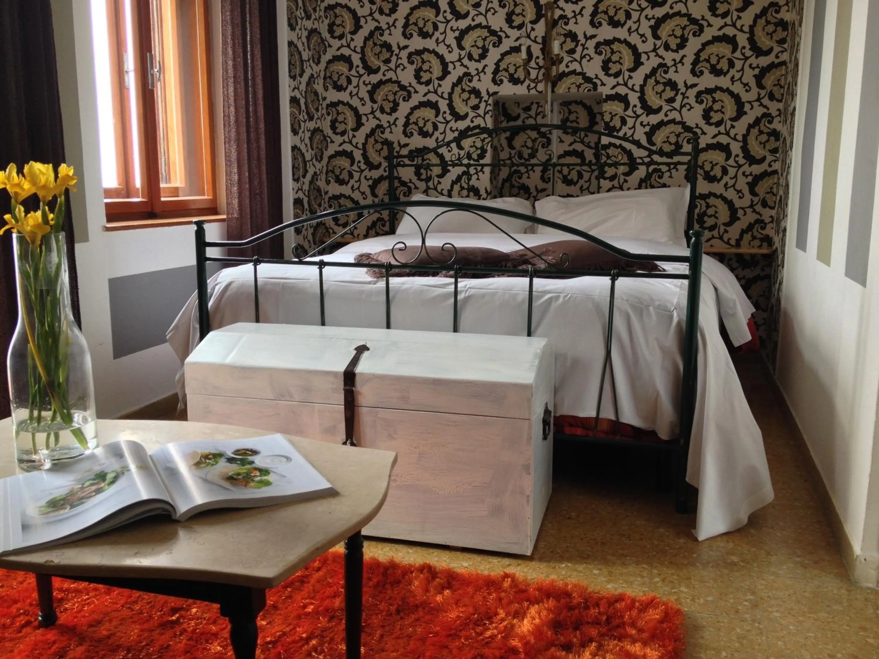 Bed in Hotel Mignon