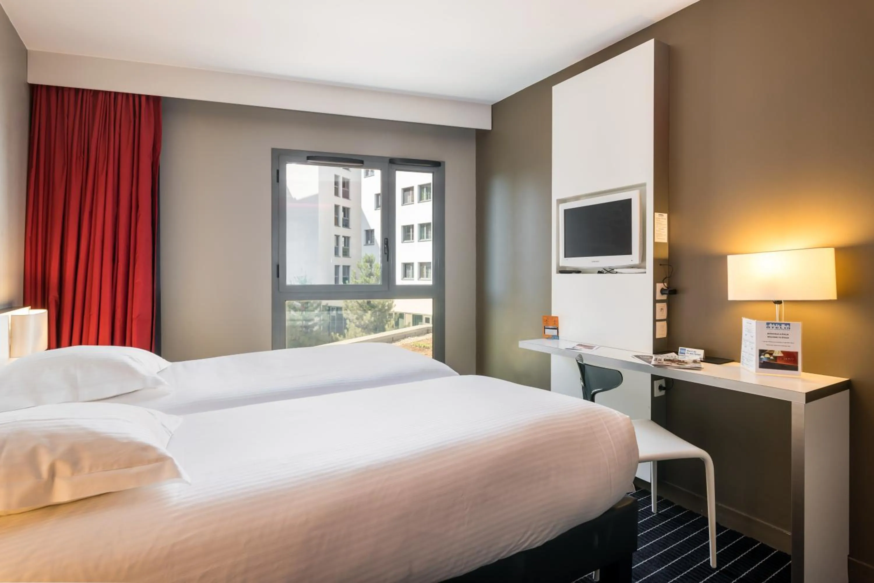 Photo of the whole room, Bed in B&B HOME Lyon Centre Berthelot