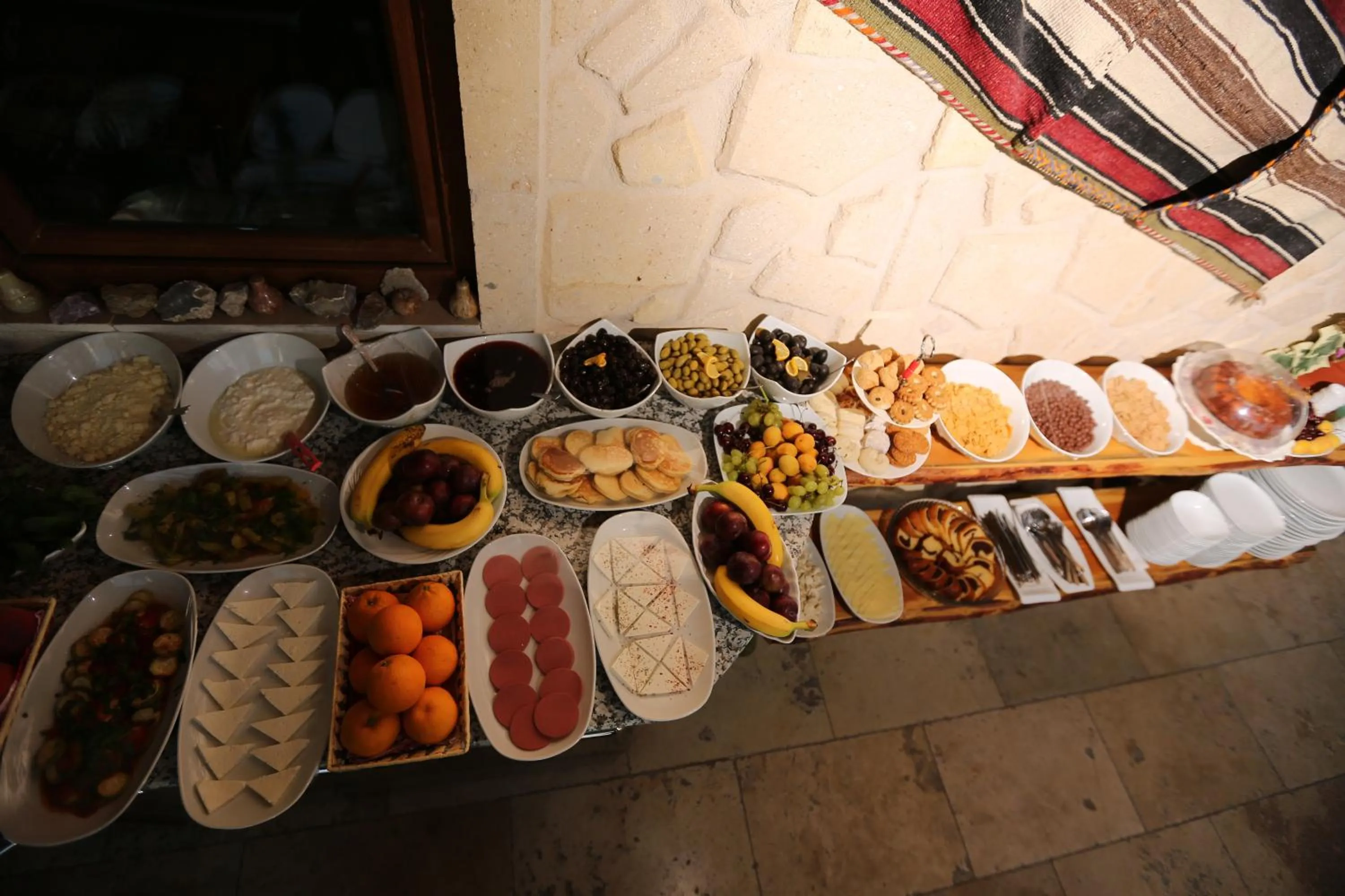 Food and drinks in Peace Stone House