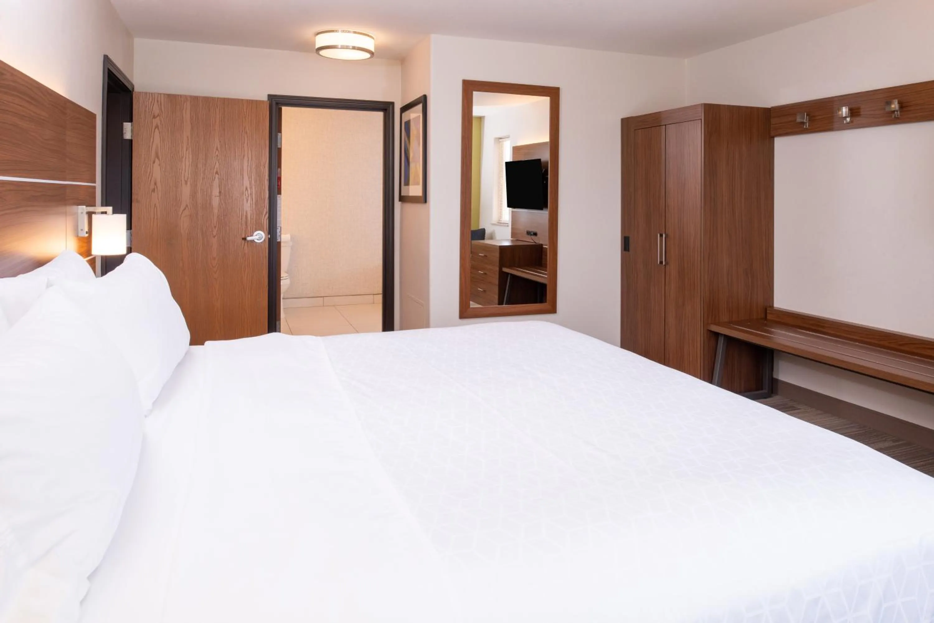 Photo of the whole room, Bed in Holiday Inn Express Hotel & Suites Gunnison by IHG
