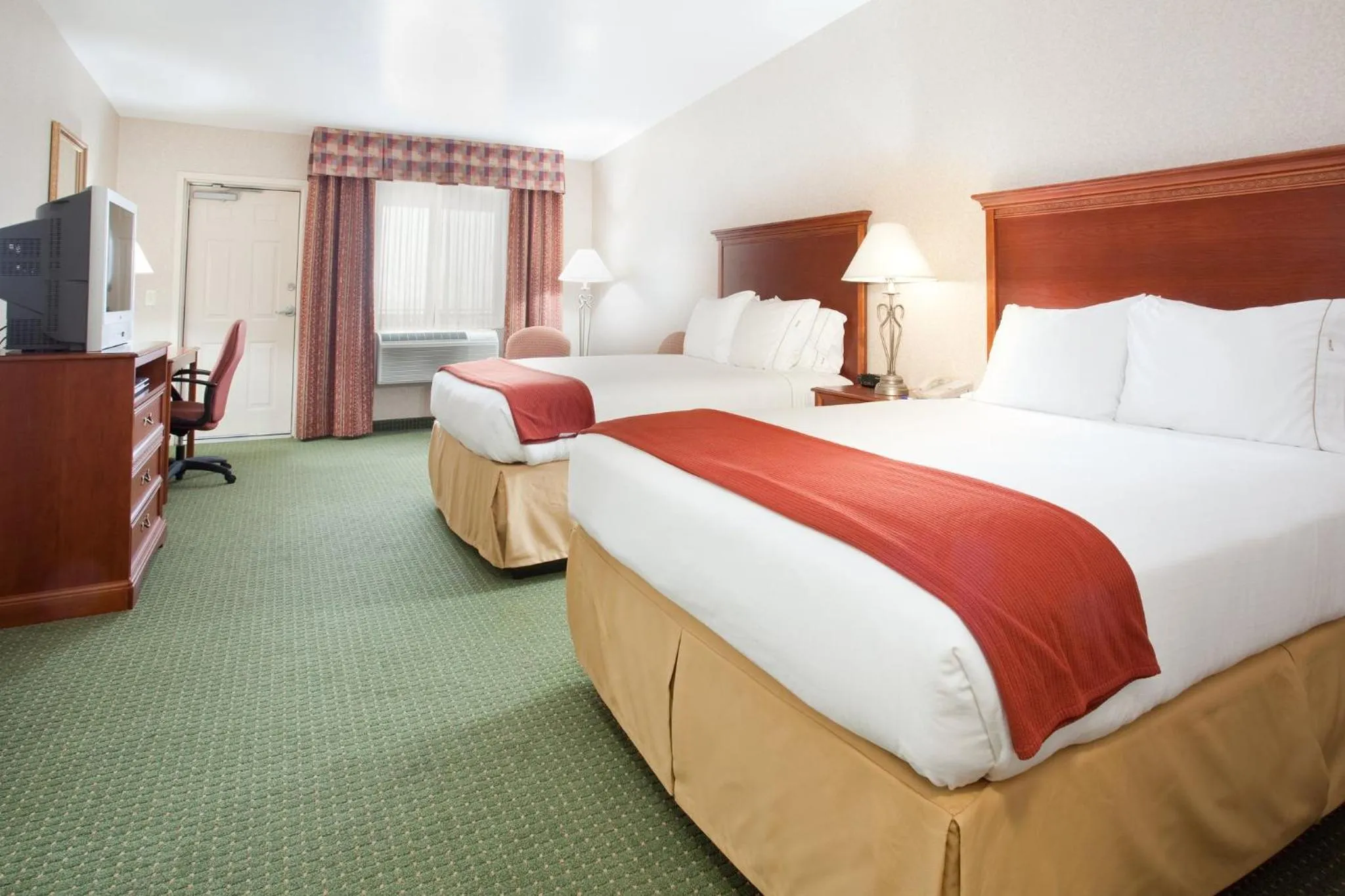 Photo of the whole room, Bed in Holiday Inn Express Hotel & Suites Gunnison by IHG