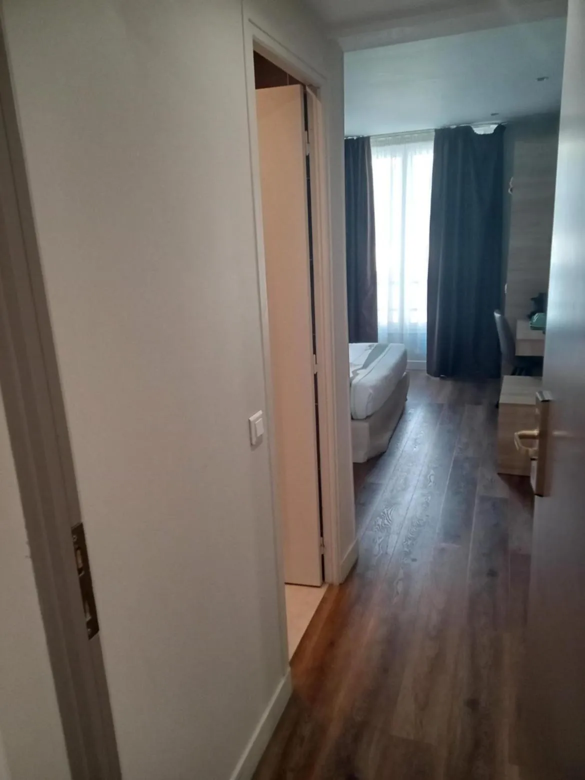 Bed in Hotel Modern Est