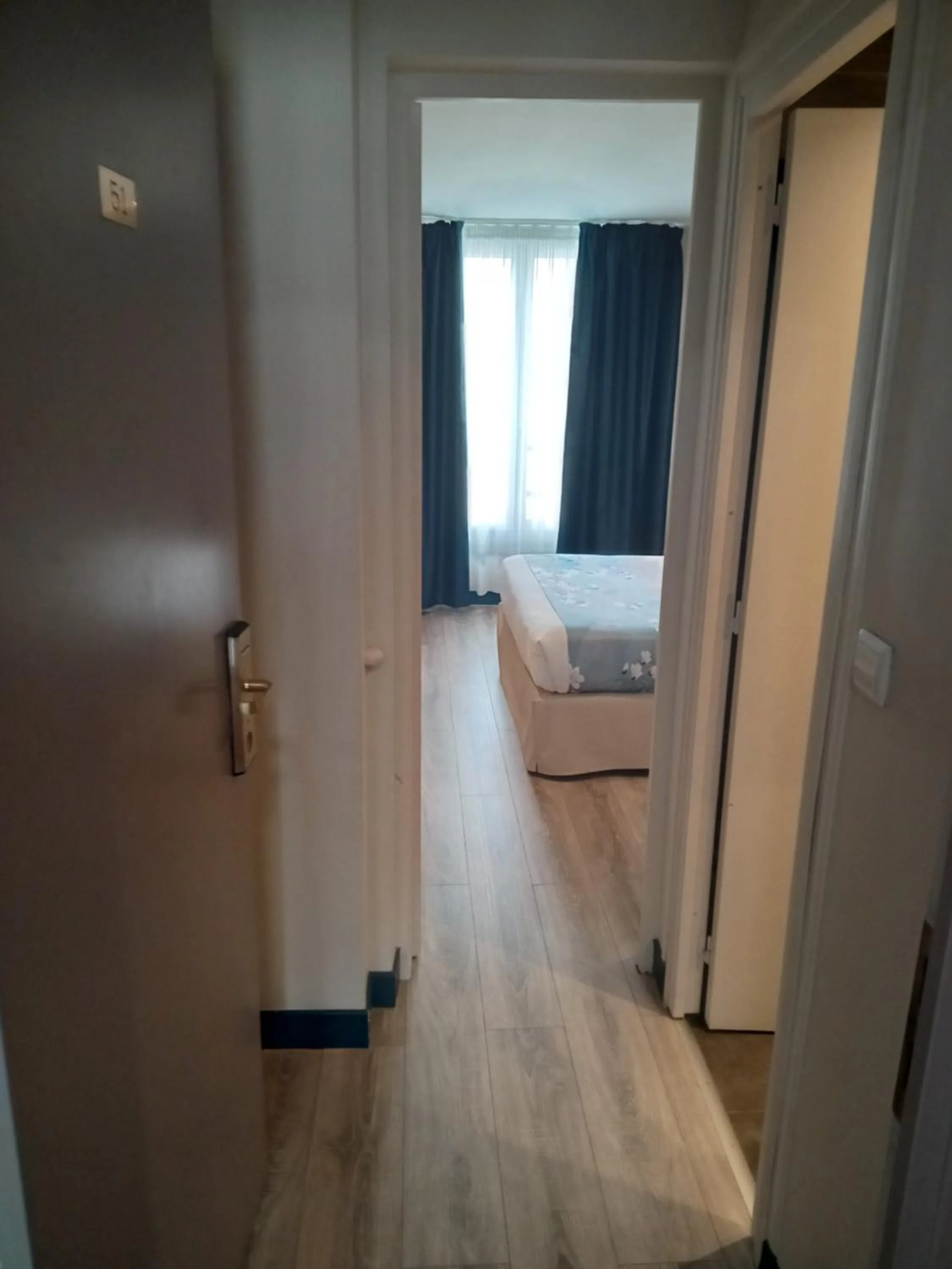 Bed in Hotel Modern Est