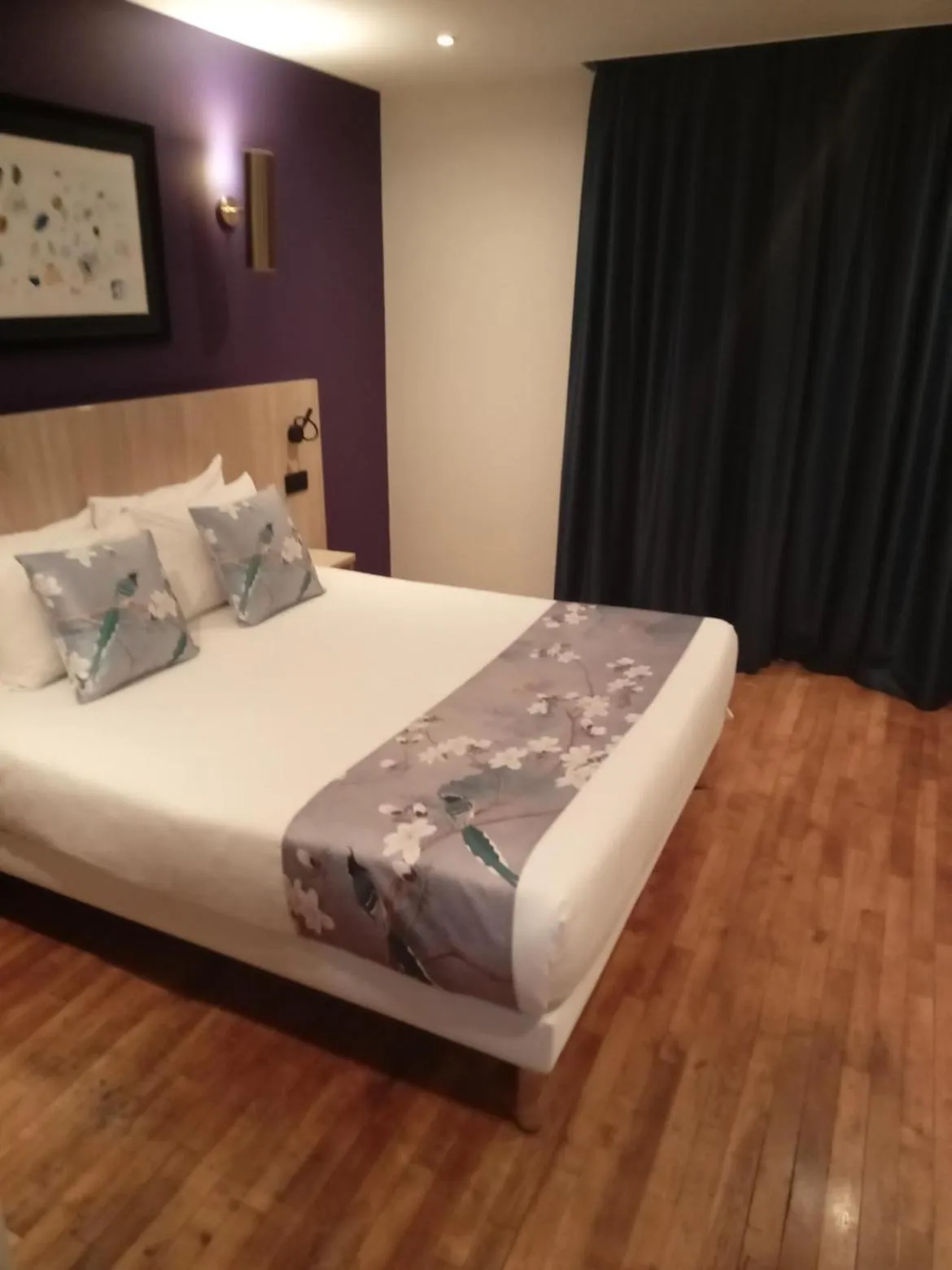 Bed in Hotel Modern Est