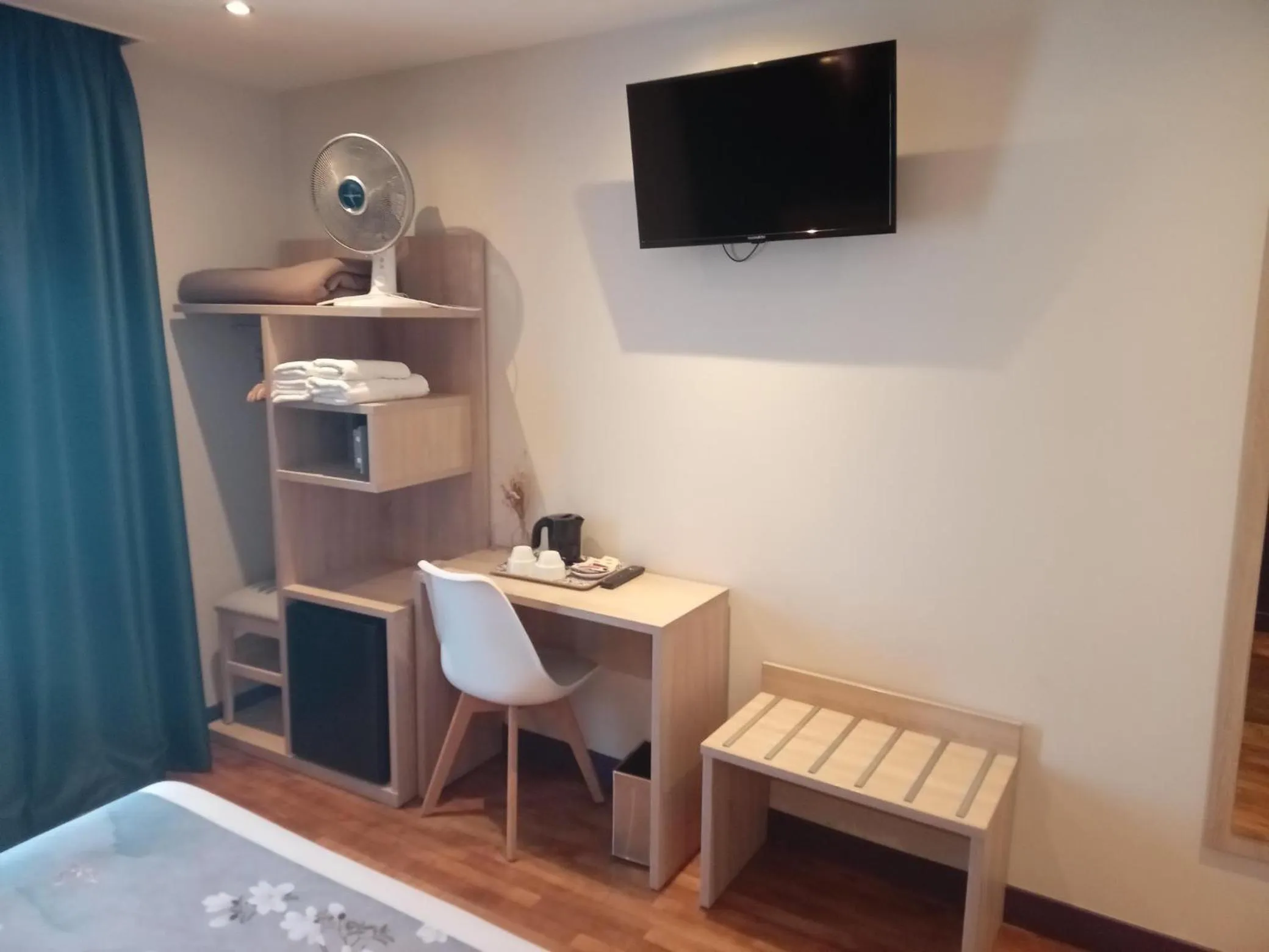 Bed in Hotel Modern Est