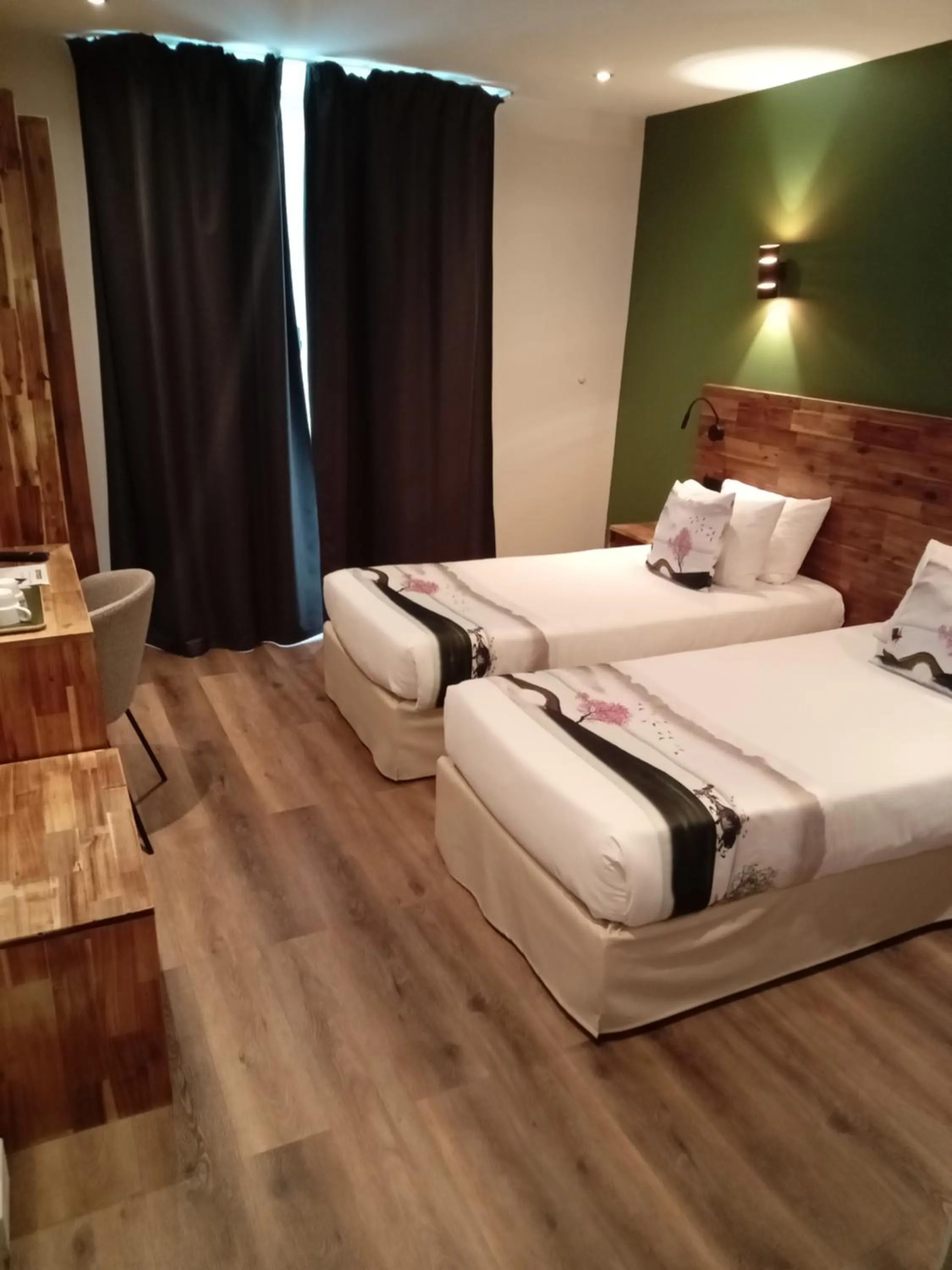 Bed in Hotel Modern Est