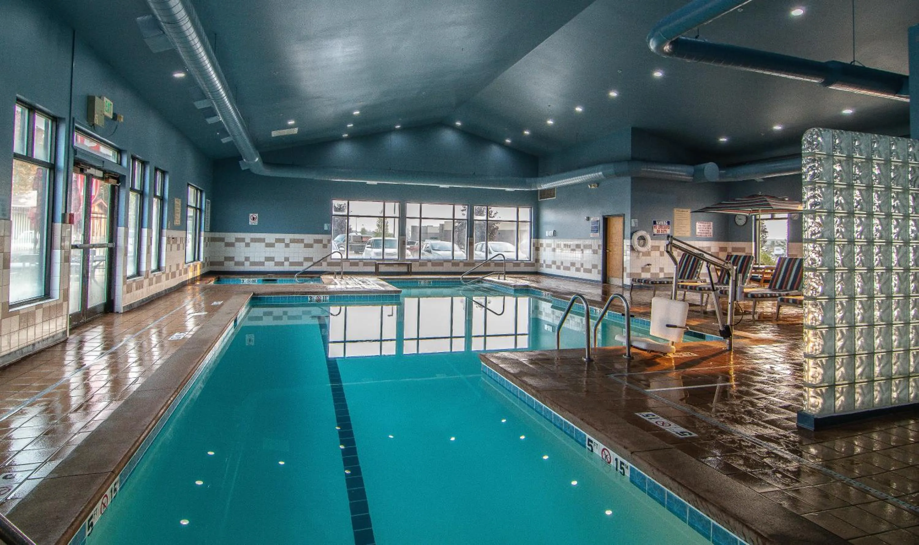 Swimming pool in Holiday Inn Express Hotel & Suites Kalispell by IHG