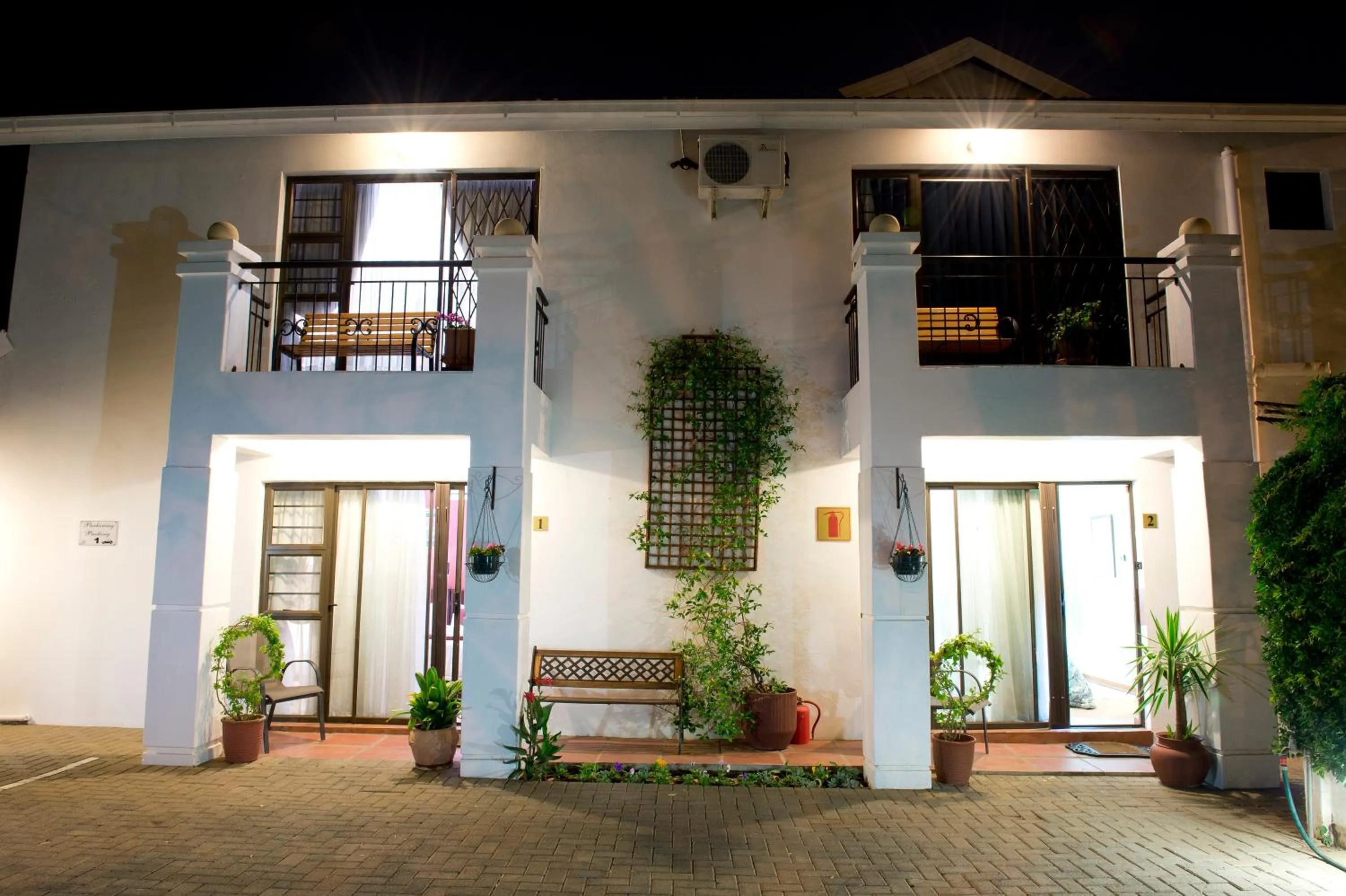 Facade/entrance in La Bohéme Gastehuis
