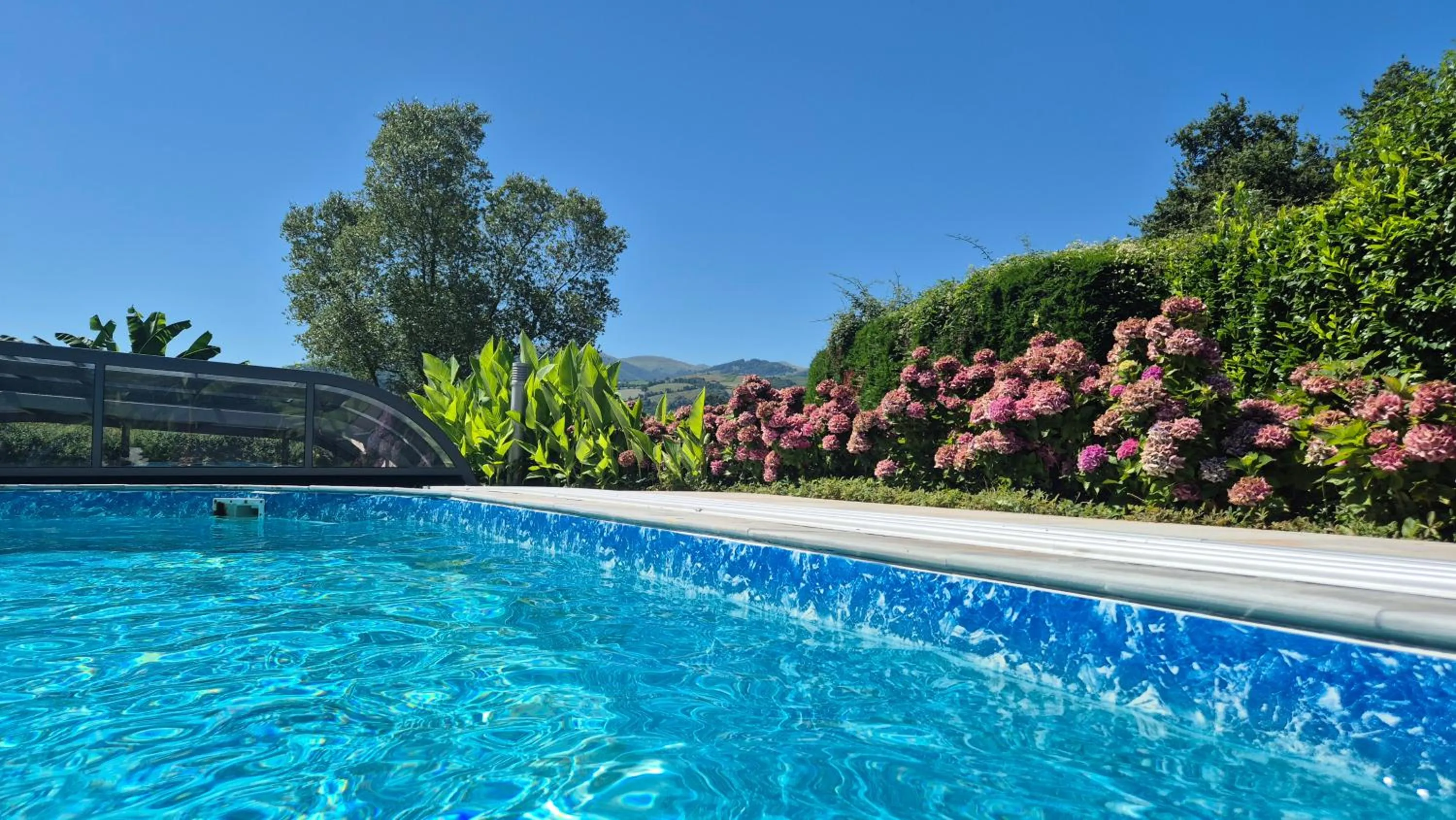 Mountain view in Villa Goxoki avec piscine Saint Jean Pied de Port