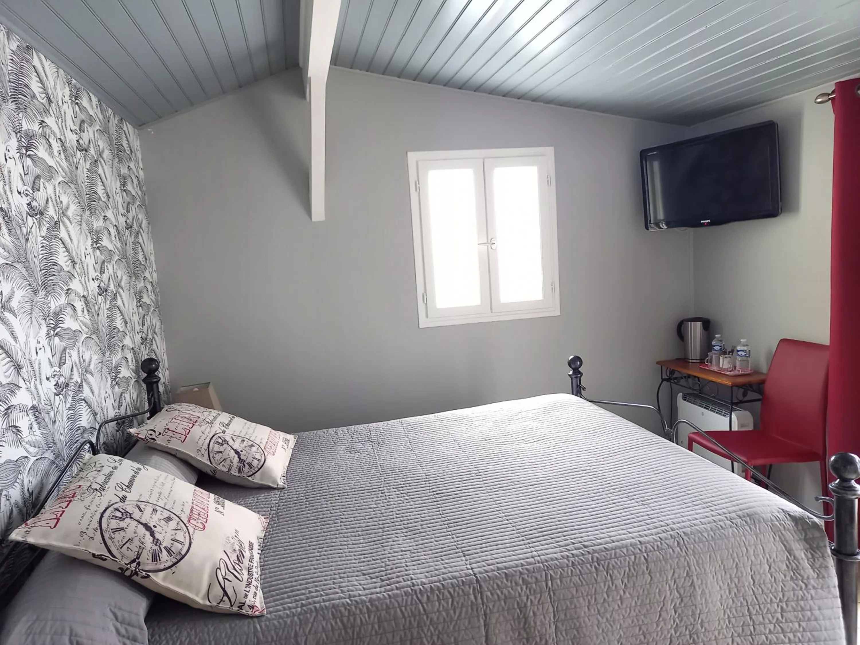 Toilet, Bed in Villa Goxoki avec piscine Saint Jean Pied de Port