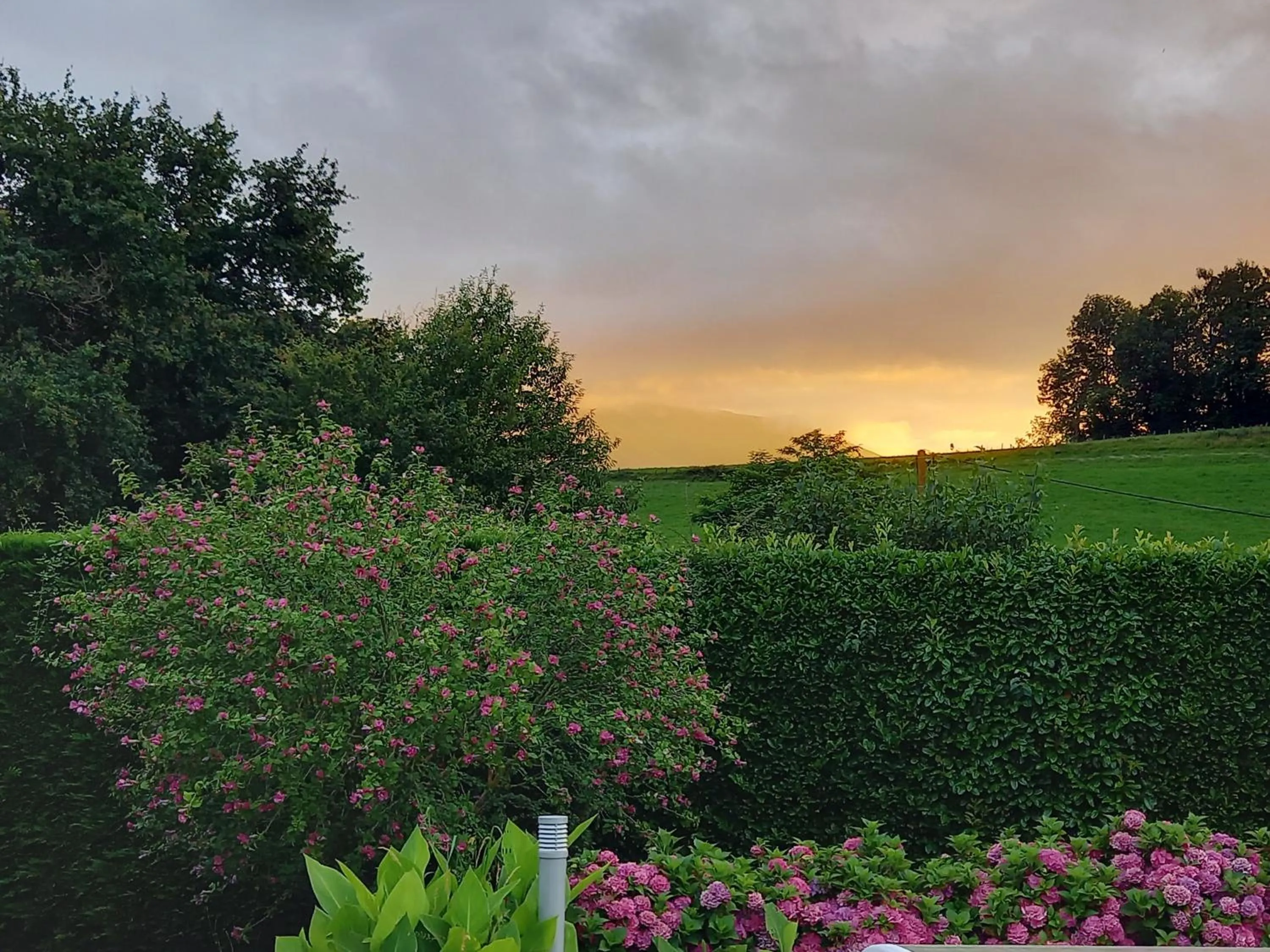 Patio in Villa Goxoki avec piscine Saint Jean Pied de Port
