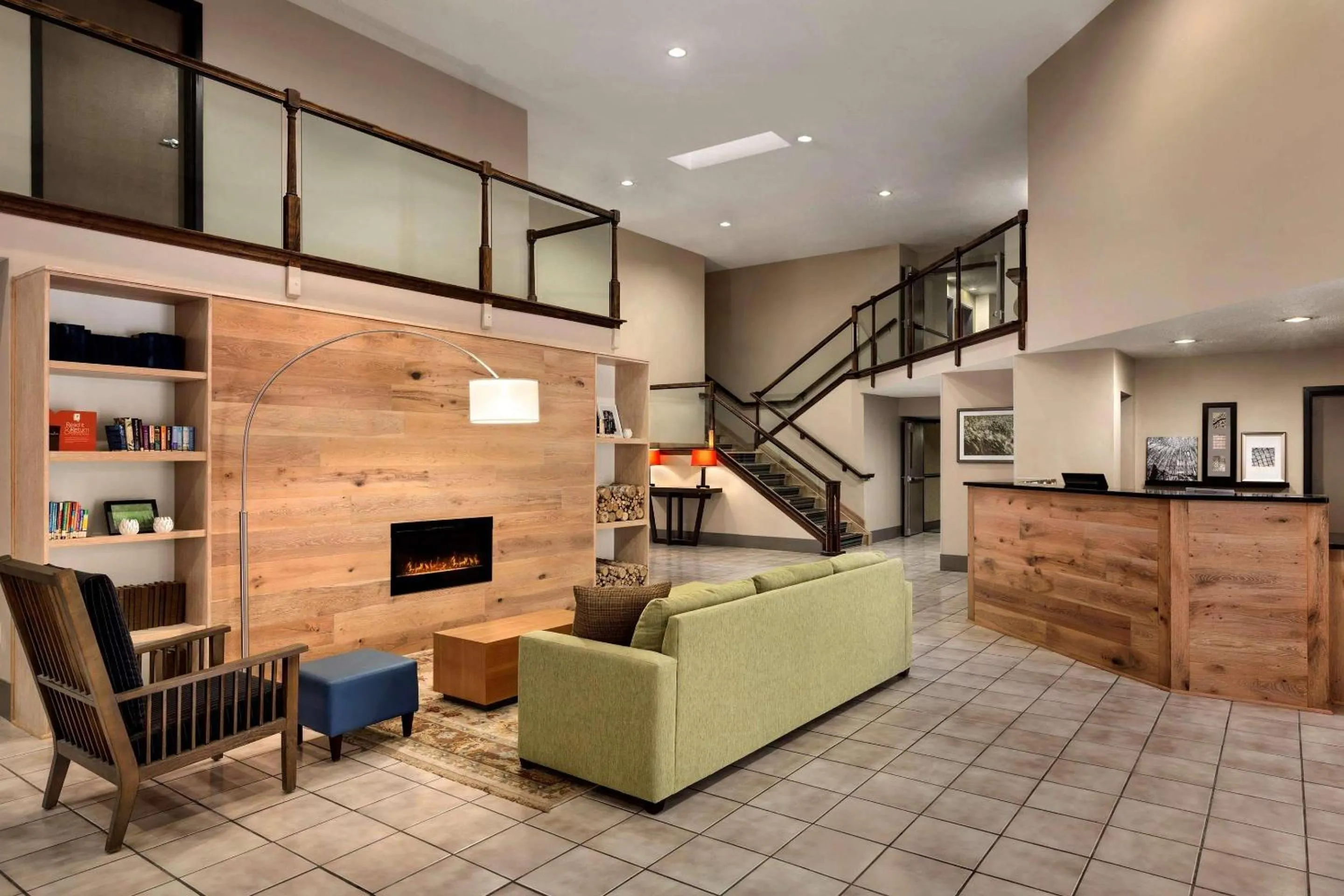 Lobby or reception in Country Inn & Suites by Radisson, Dahlgren-King George, VA