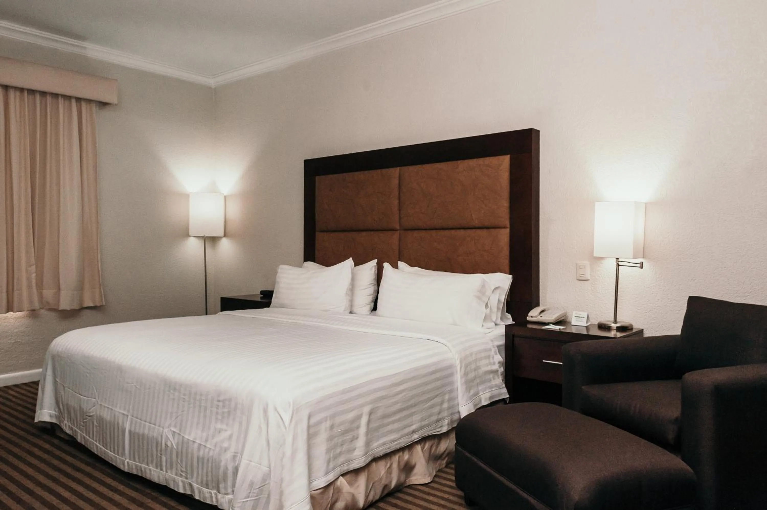 Photo of the whole room, Bed in Holiday Inn Durango by IHG