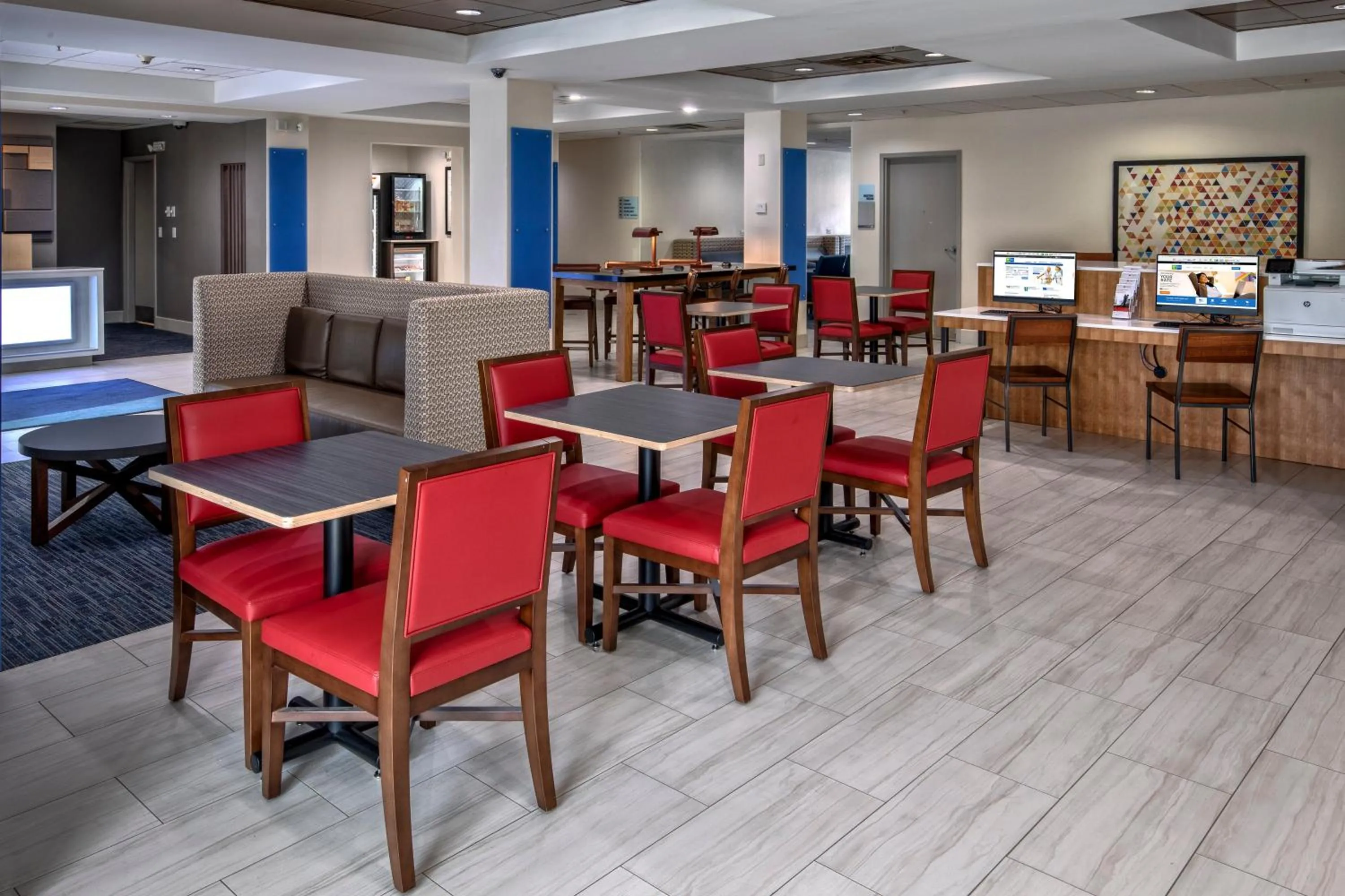 Breakfast in Holiday Inn Express Hotel & Suites Smyrna-Nashville Area by IHG