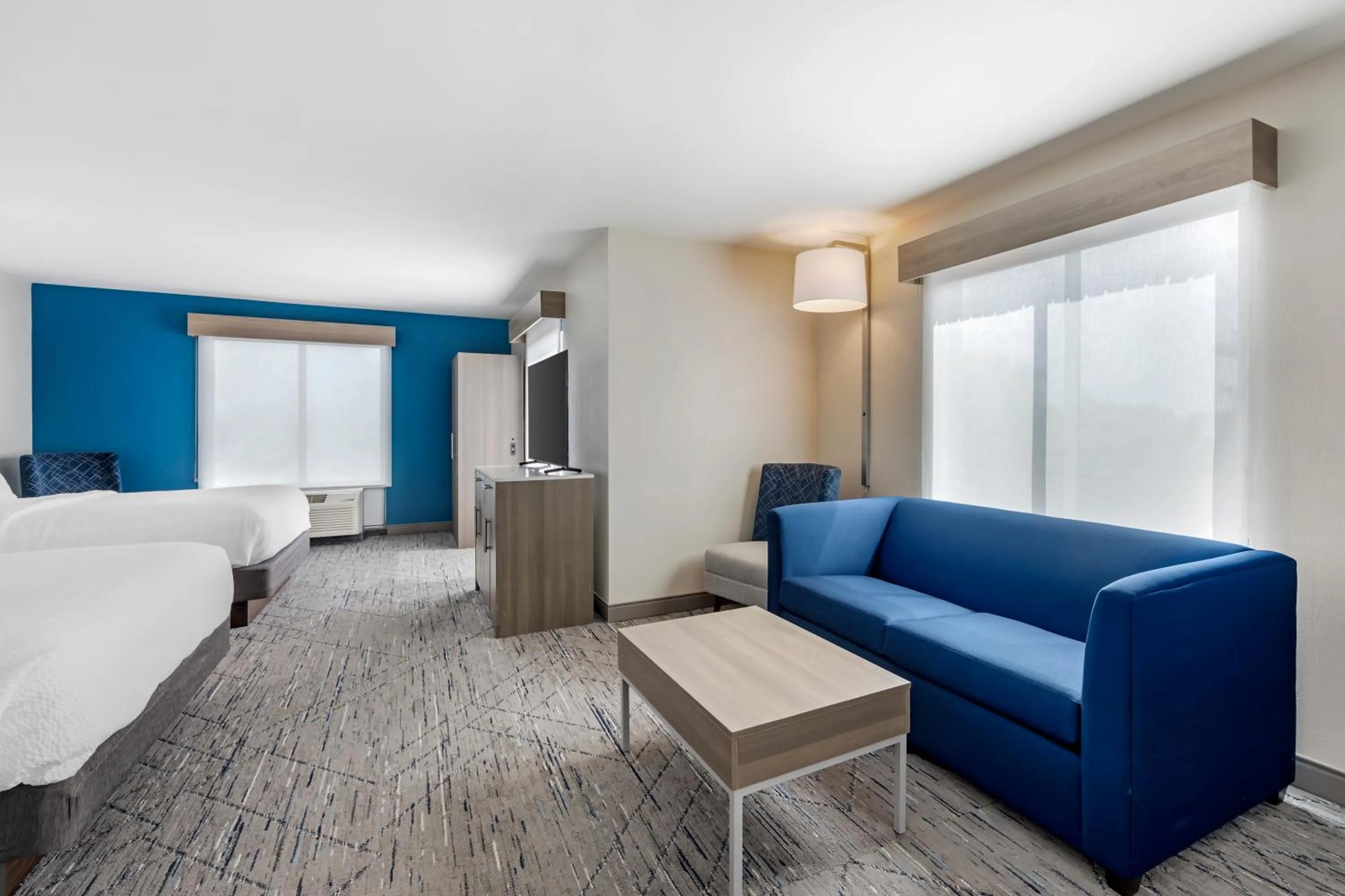 Seating area, Bed in Holiday Inn Express White House by IHG