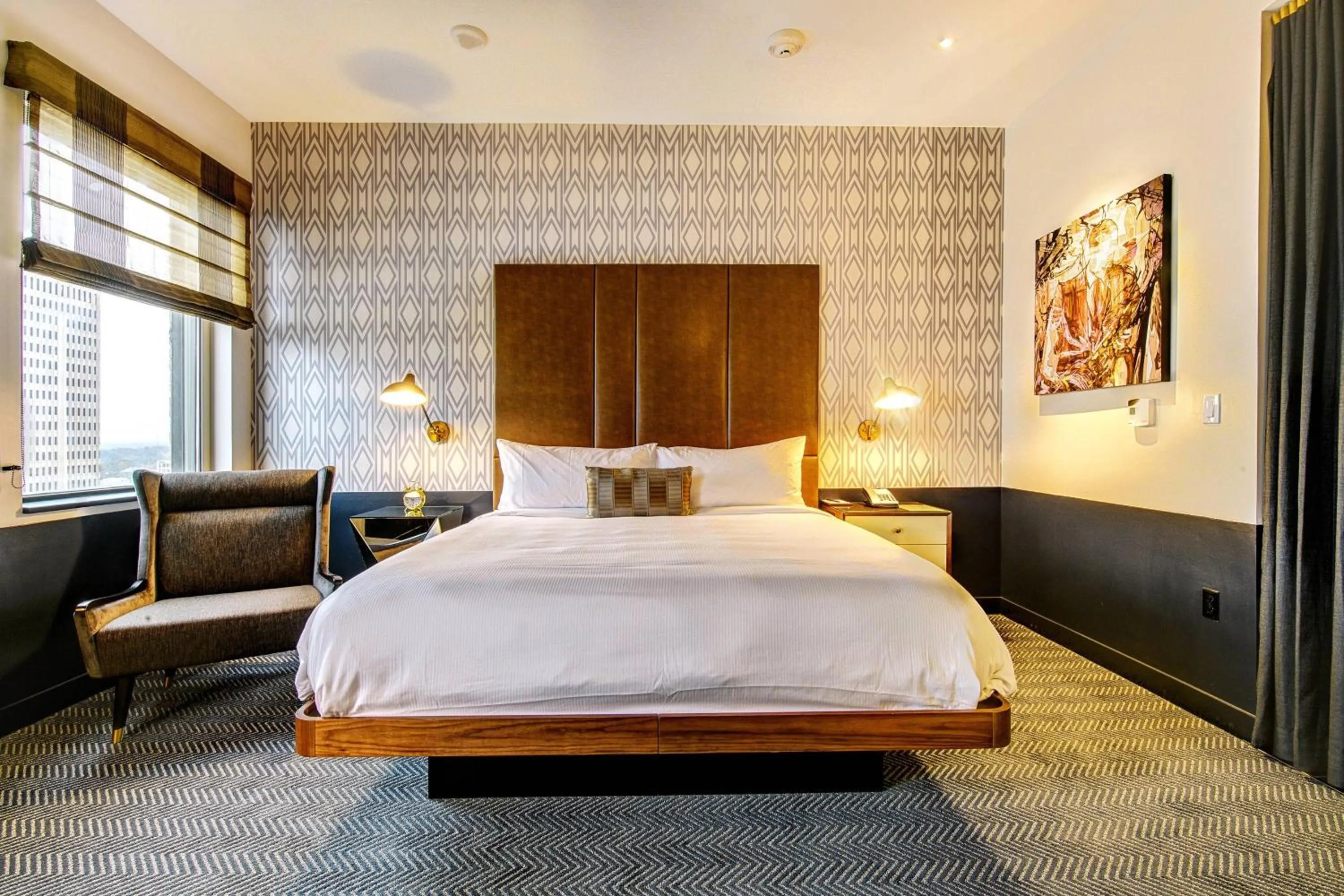 Photo of the whole room, Bed in WATERMARK Baton Rouge, Autograph Collection