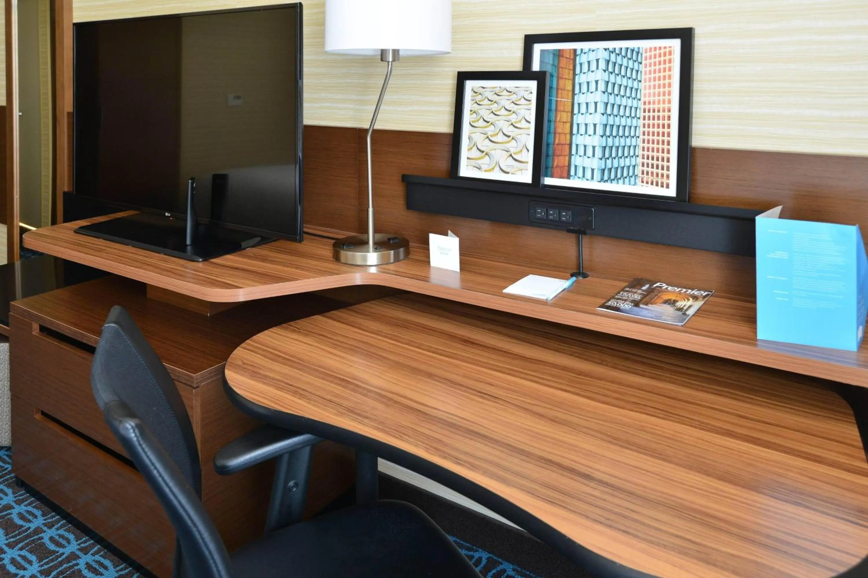 Photo of the whole room in Fairfield Inn & Suites by Marriott Eau Claire/Chippewa Falls
