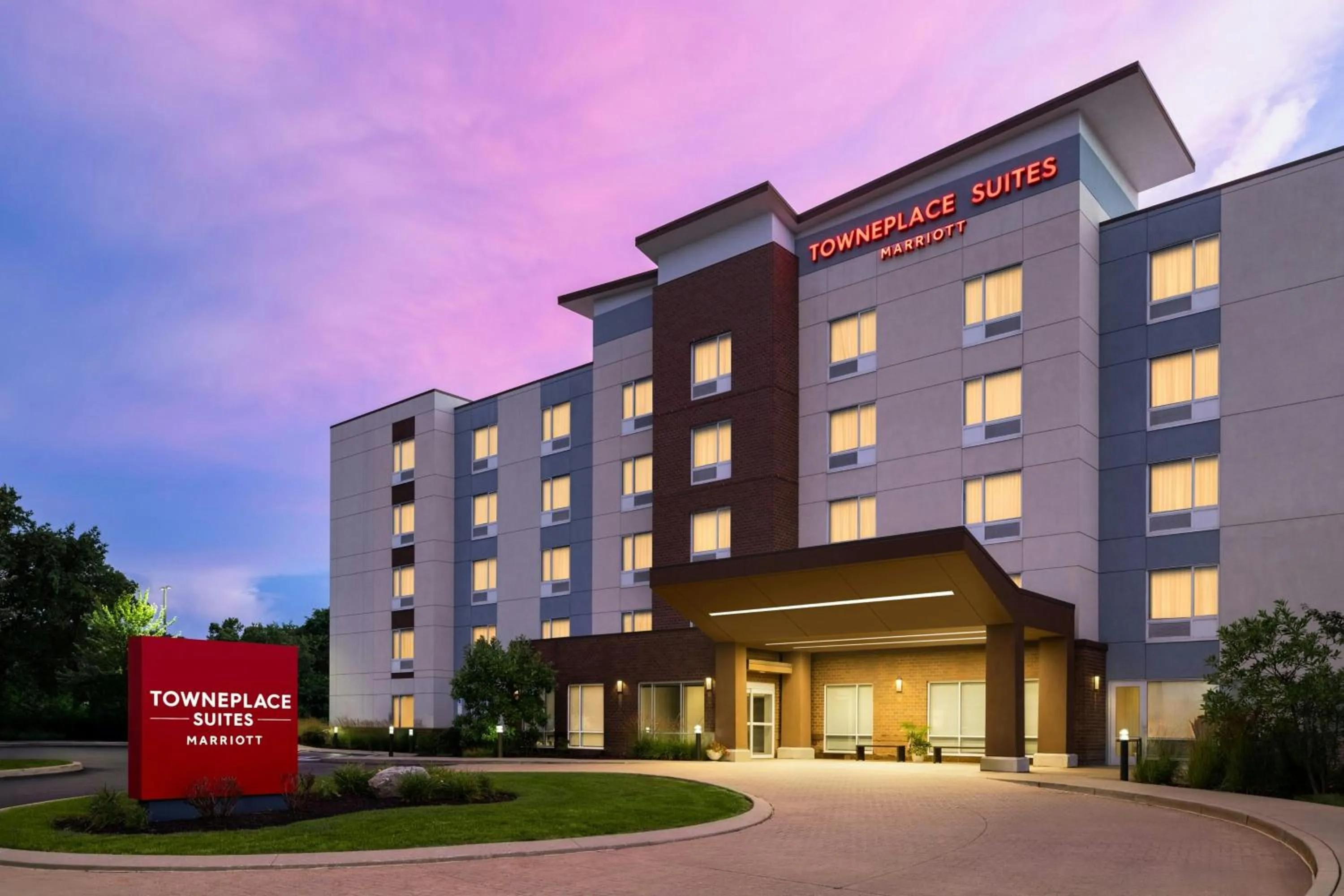 Property building in TownePlace Suites by Marriott Pittsburgh Harmarville