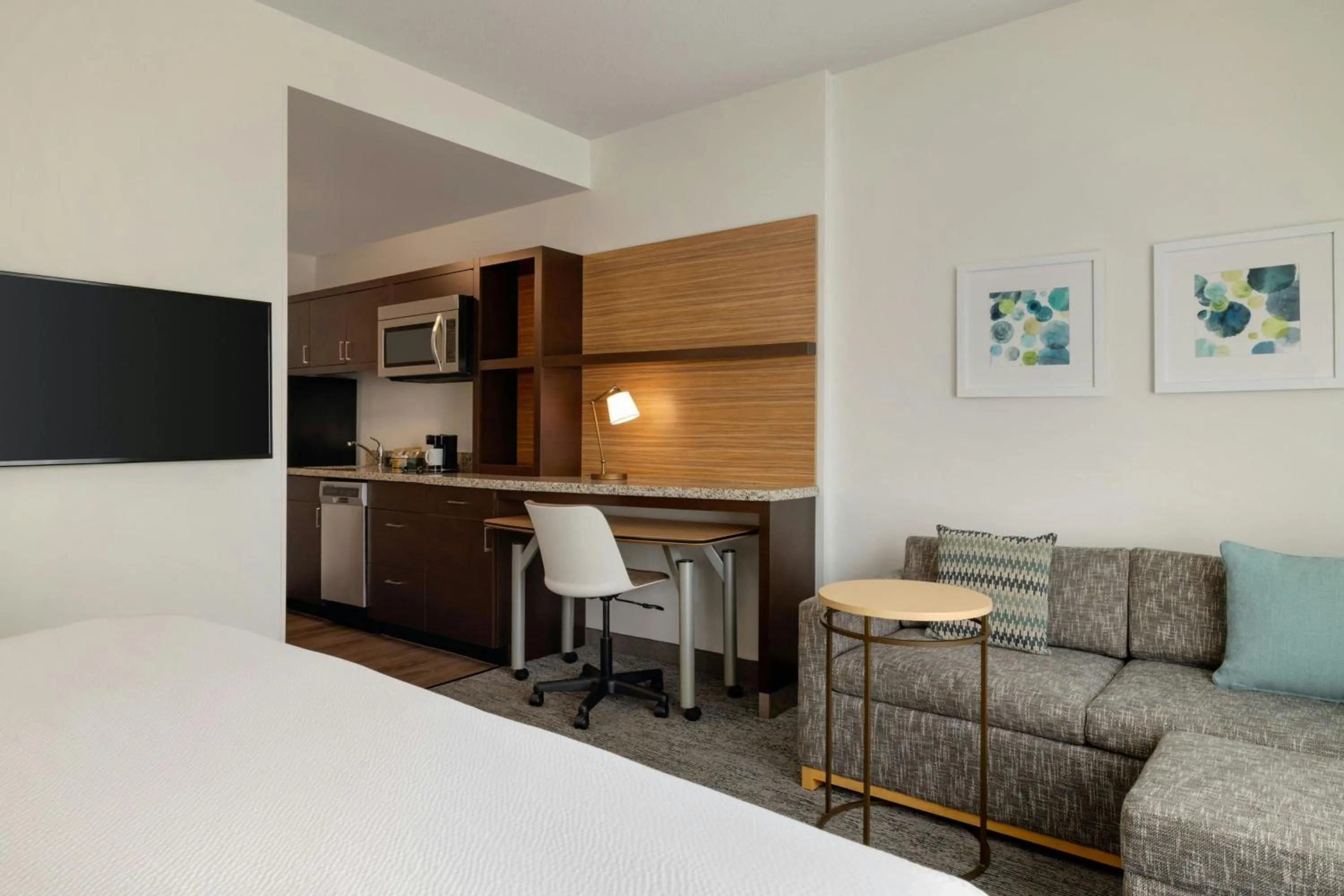 Photo of the whole room, Bed in TownePlace Suites by Marriott Pittsburgh Harmarville