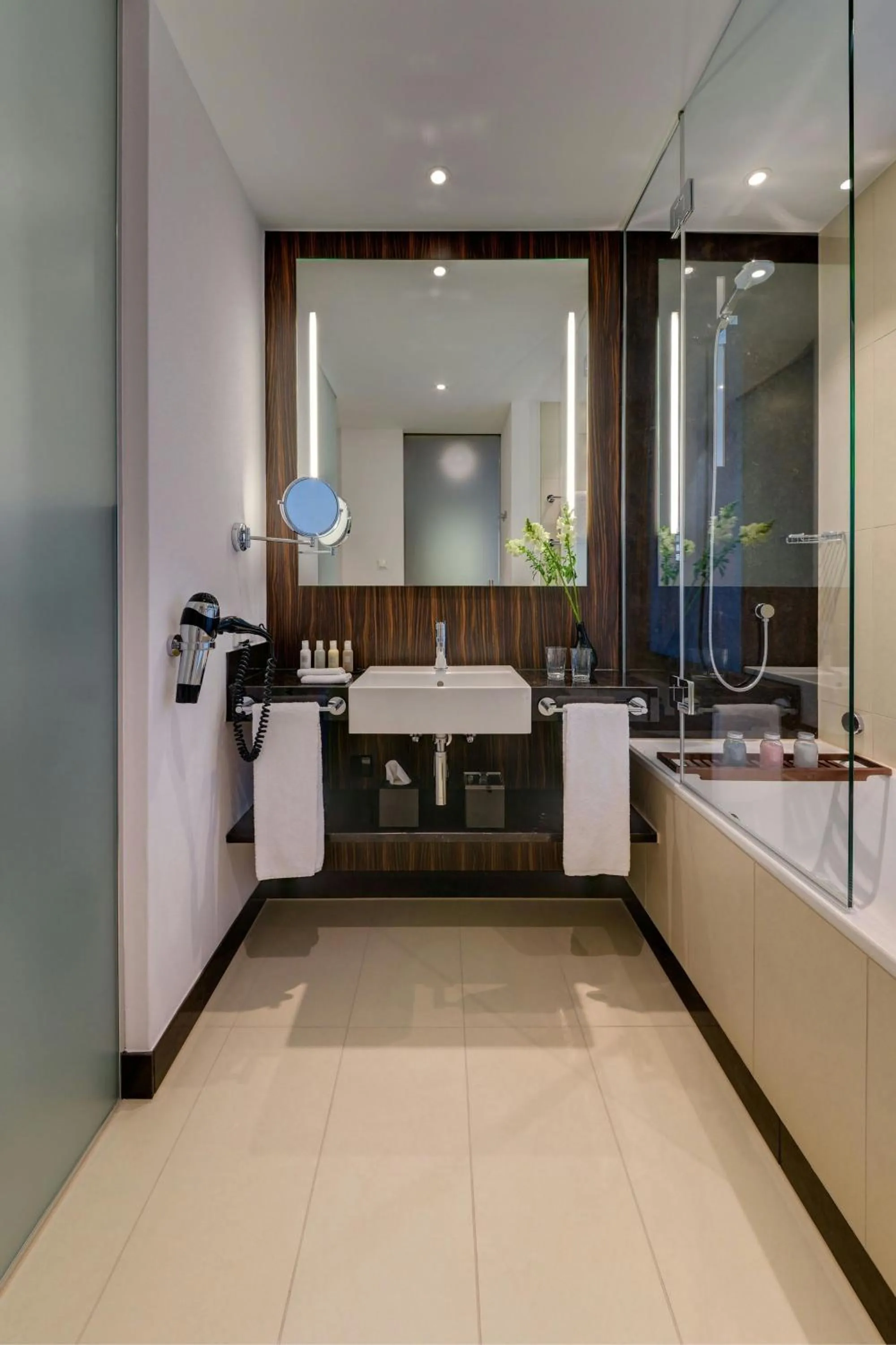 Bathroom in Bonn Marriott Hotel