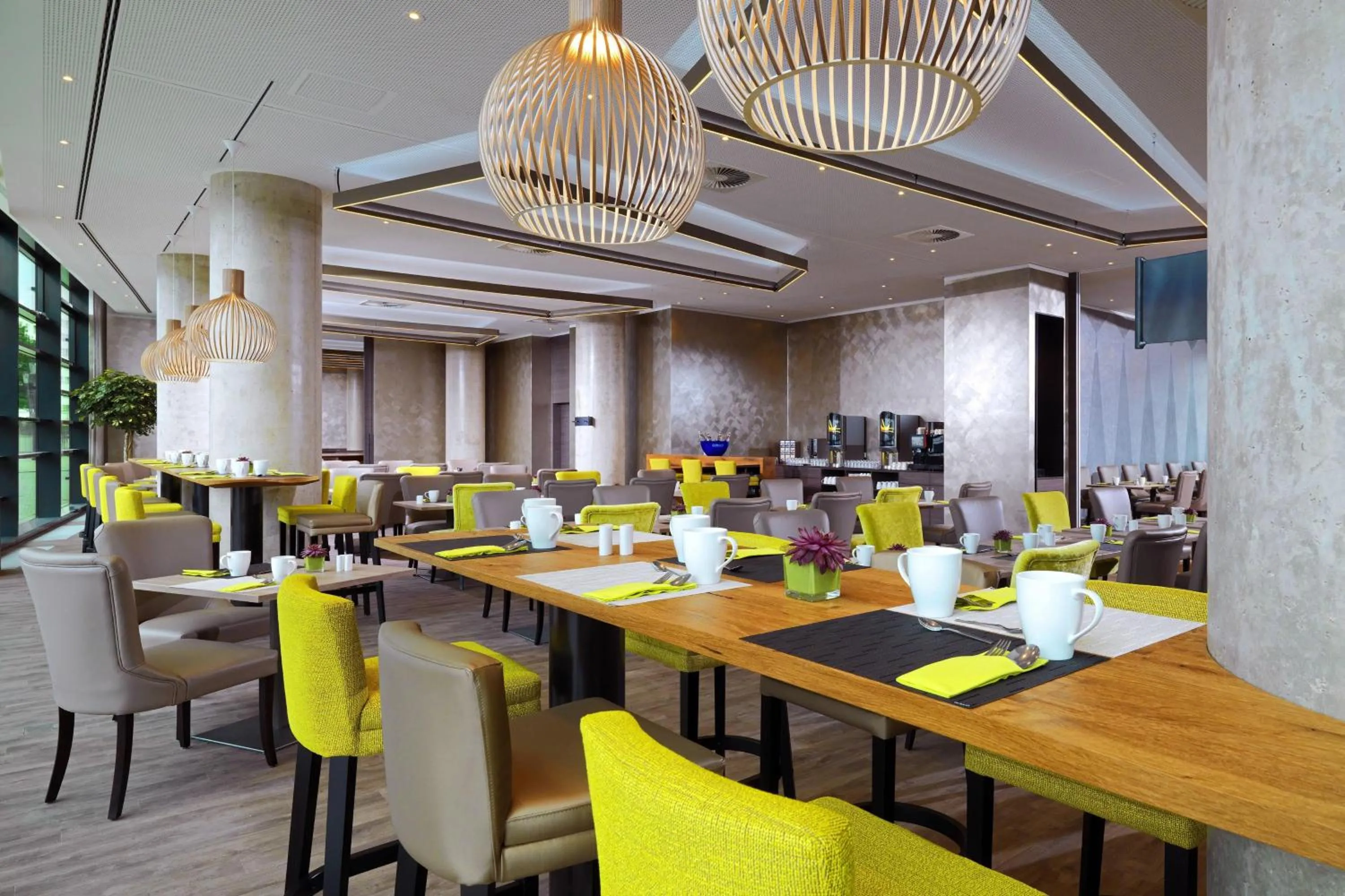 Restaurant/places to eat in Bonn Marriott Hotel