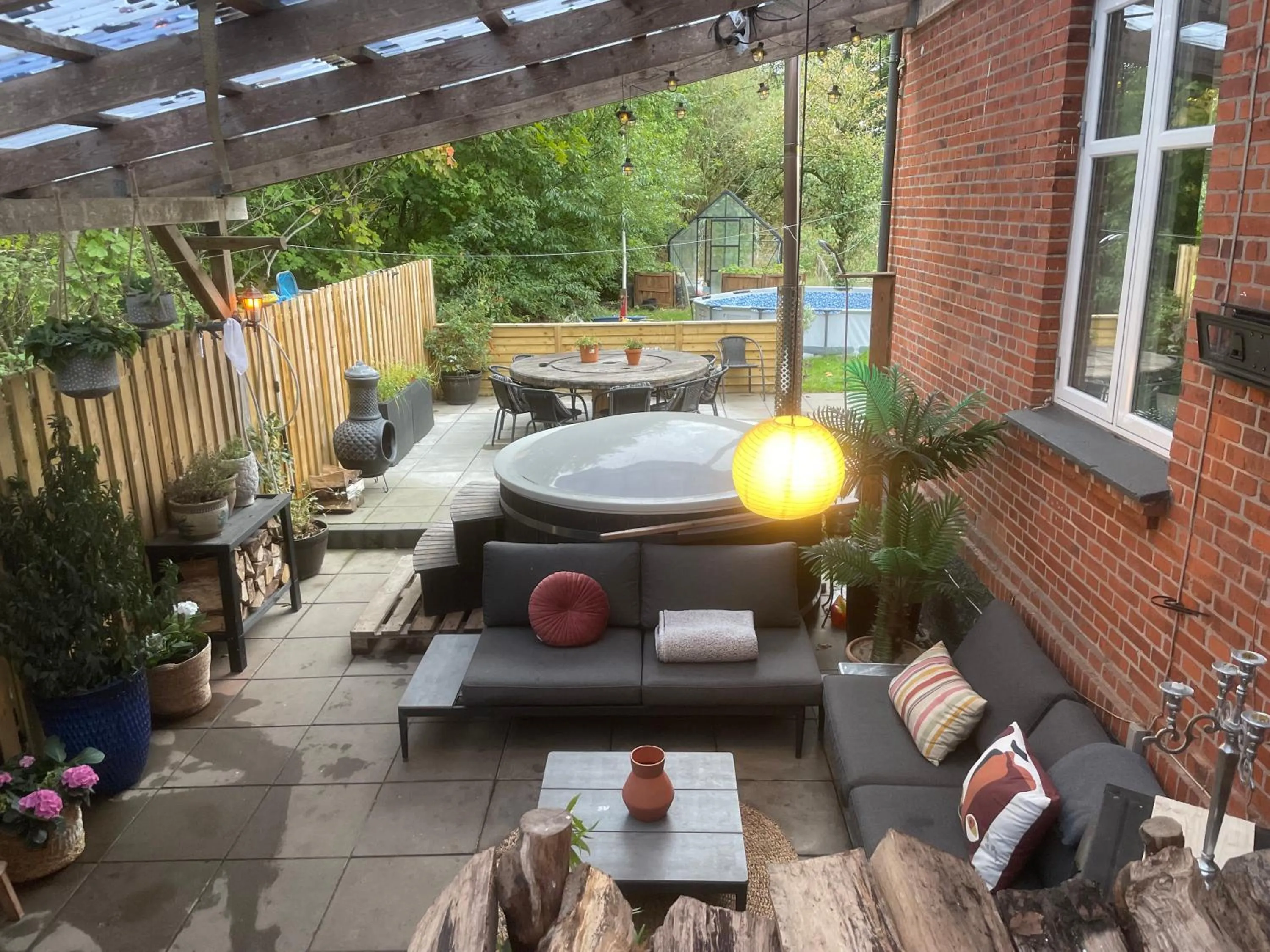 Hot Tub in Hestkær Family Rooms