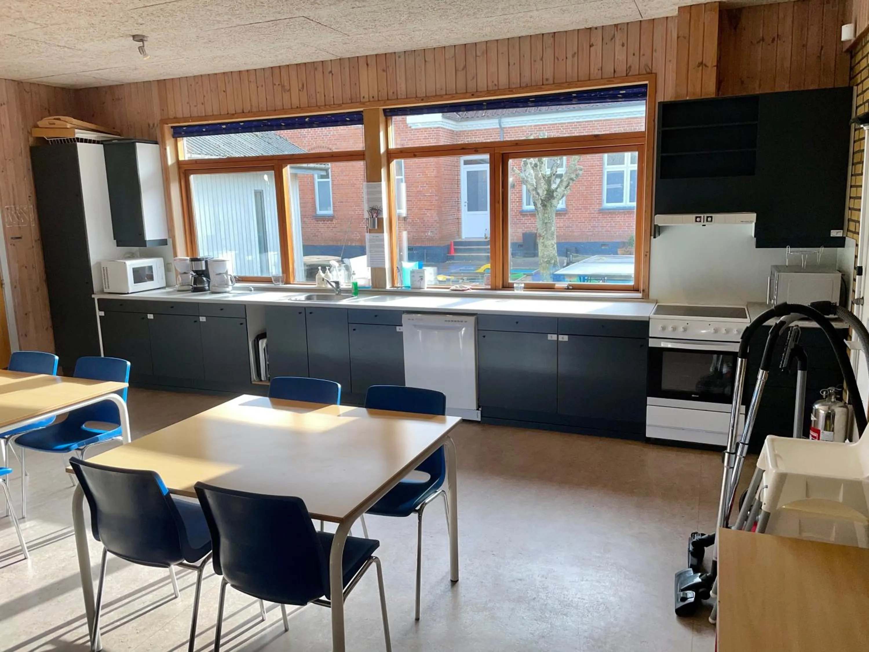 Communal kitchen in Hestkær Family Rooms