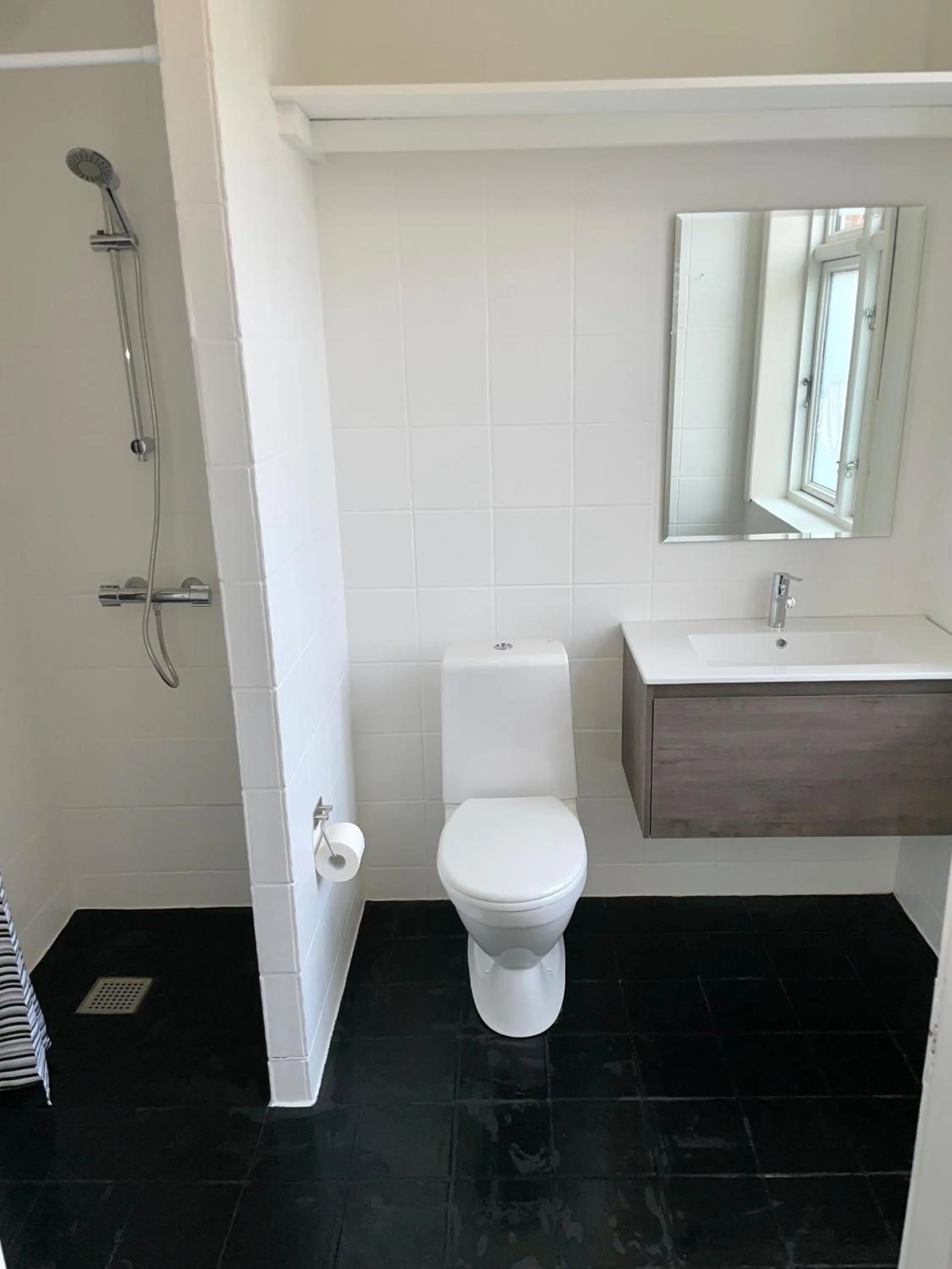 Bathroom in Hestkær Family Rooms