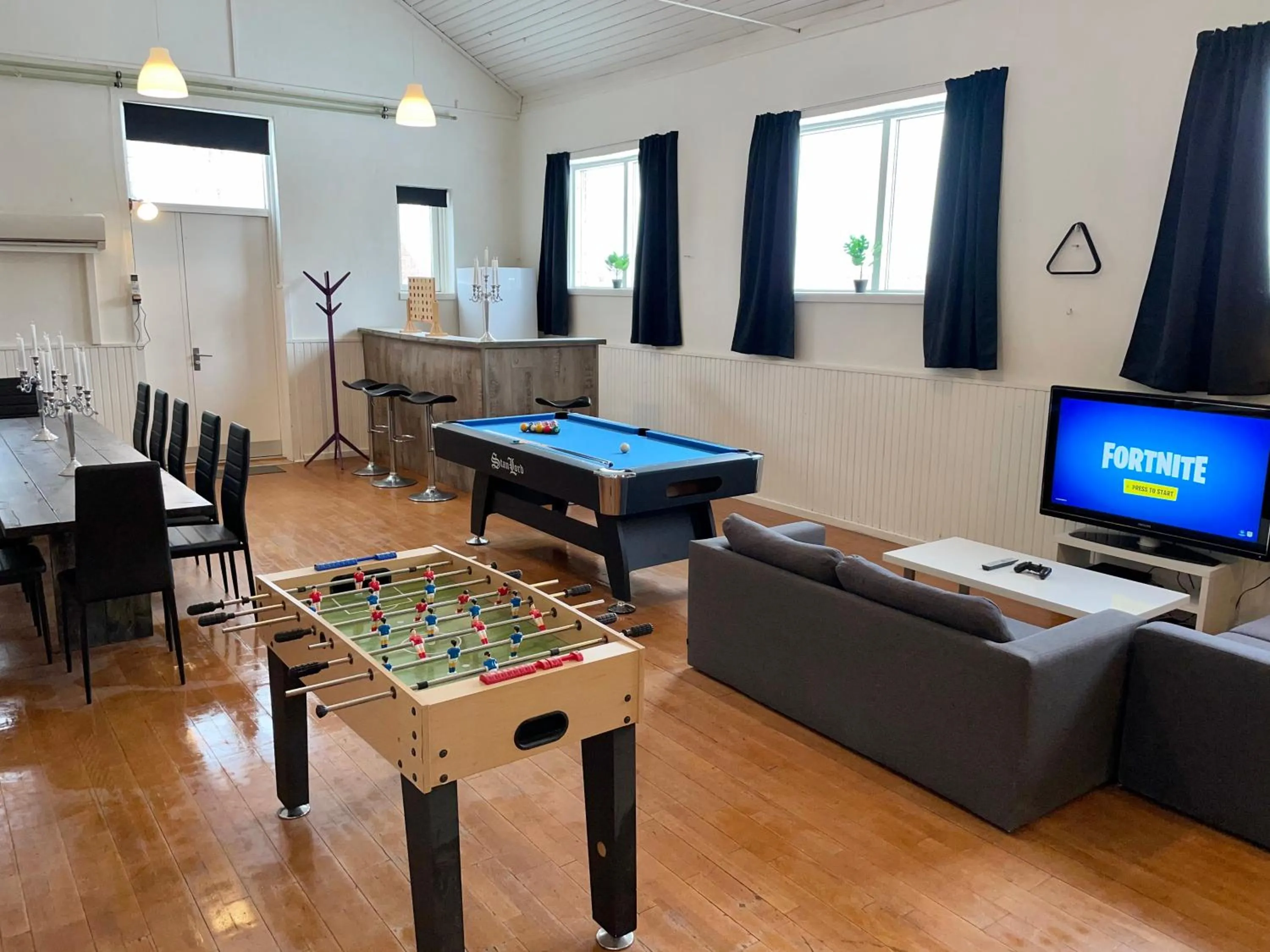 Billiard in Hestkær Family Rooms