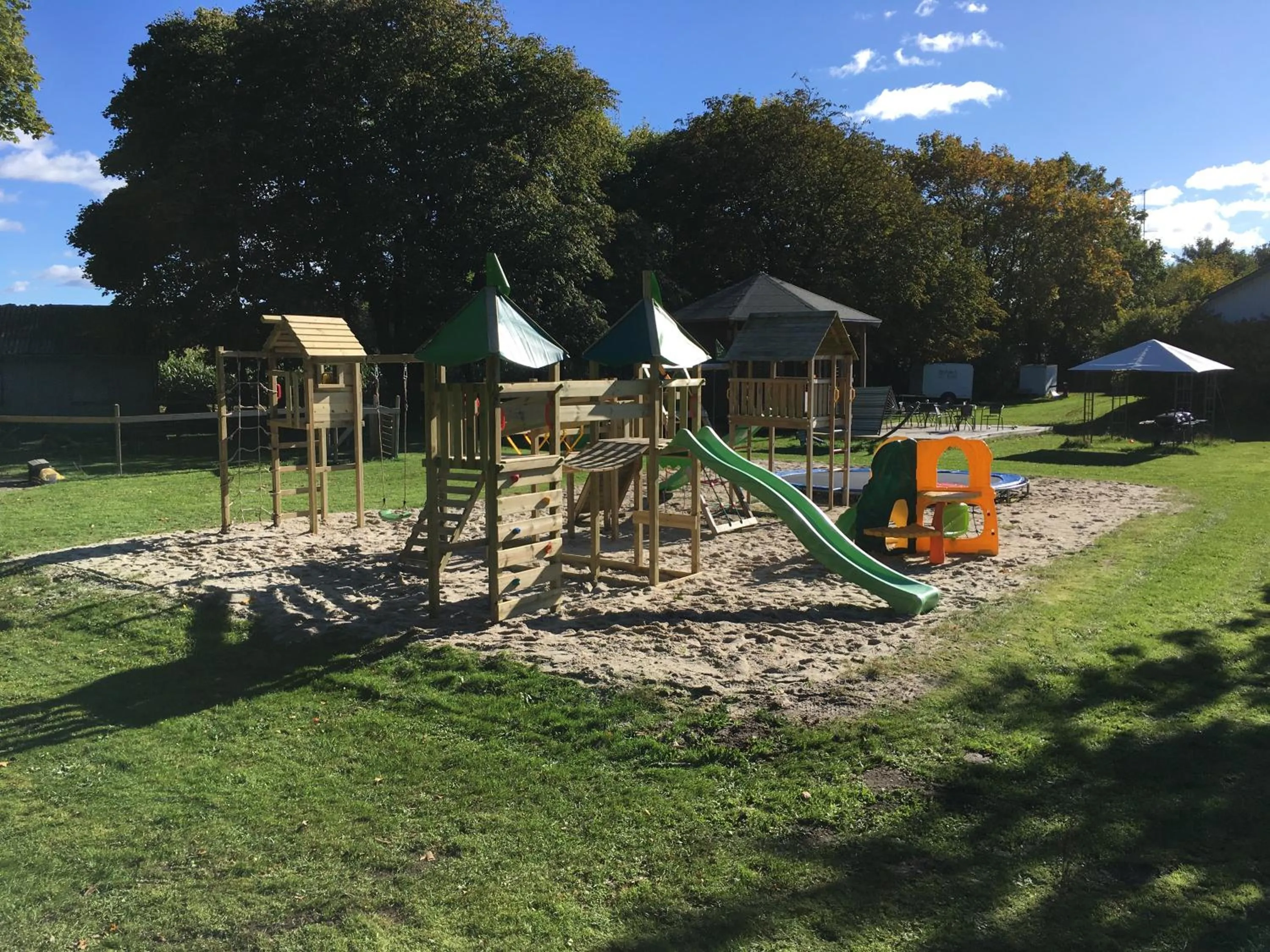 Children play ground in Hestkær Family Rooms