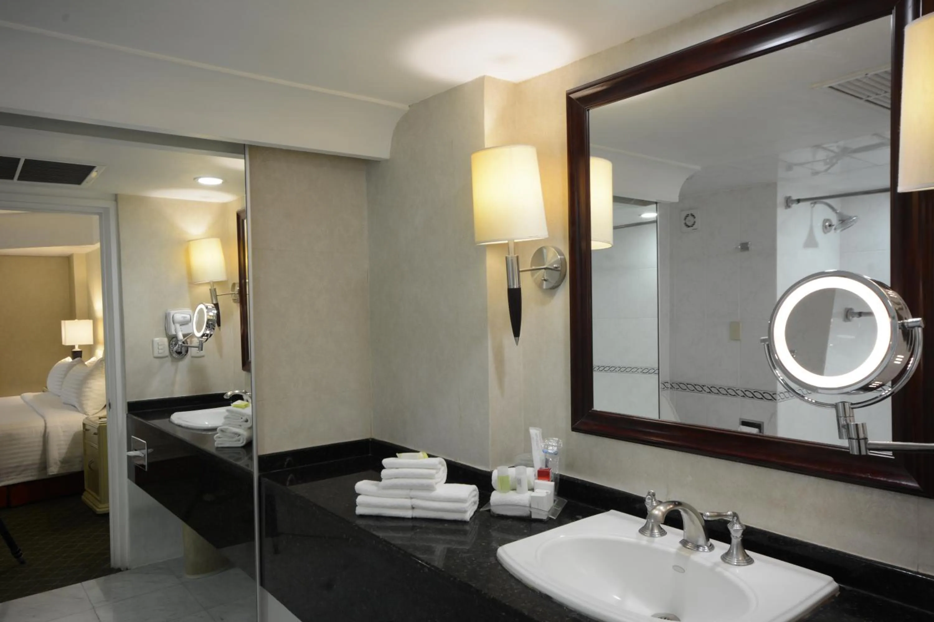 Bathroom, Bed in Mision Pachuca