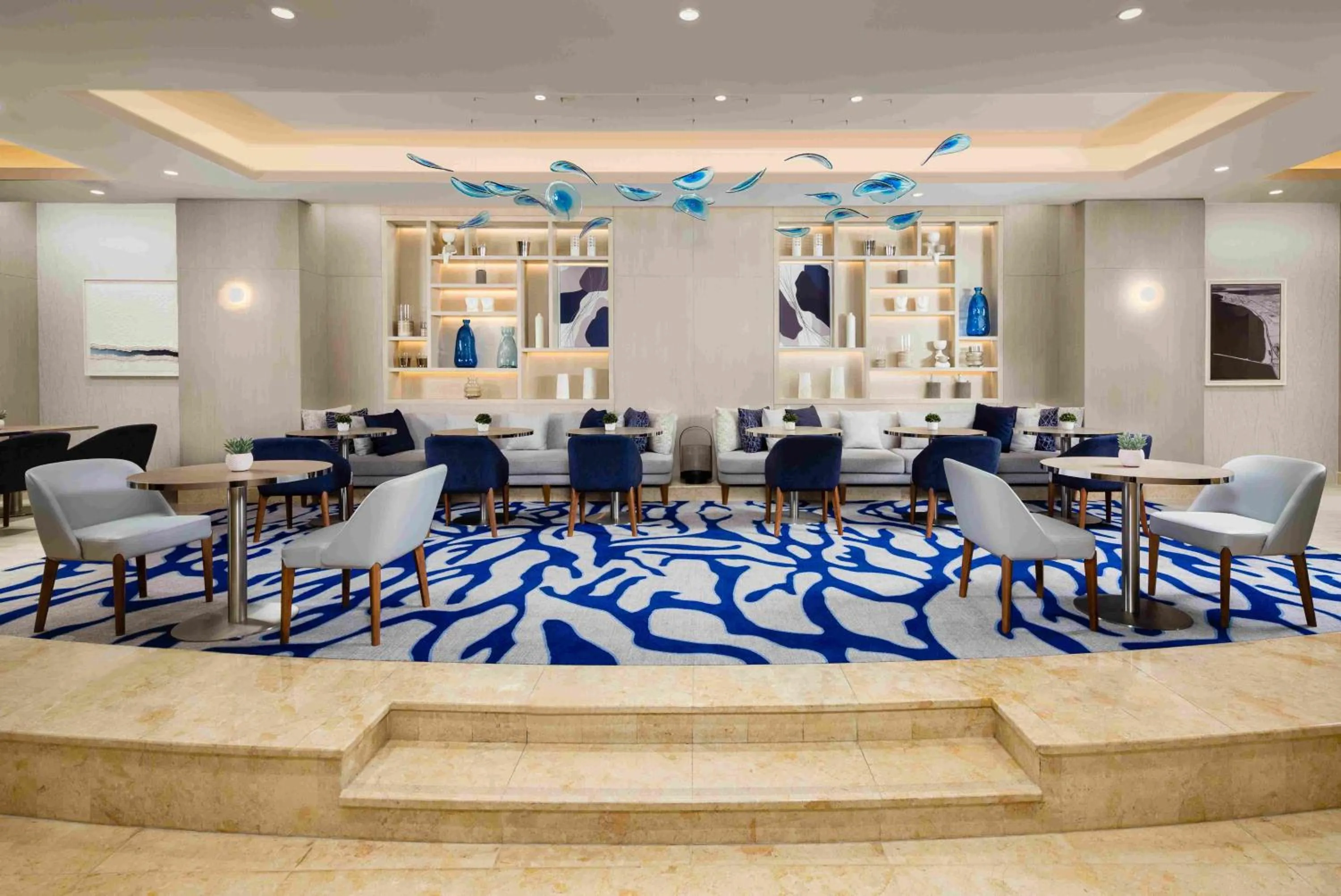 Restaurant/places to eat in Beach Rotana – All Suites