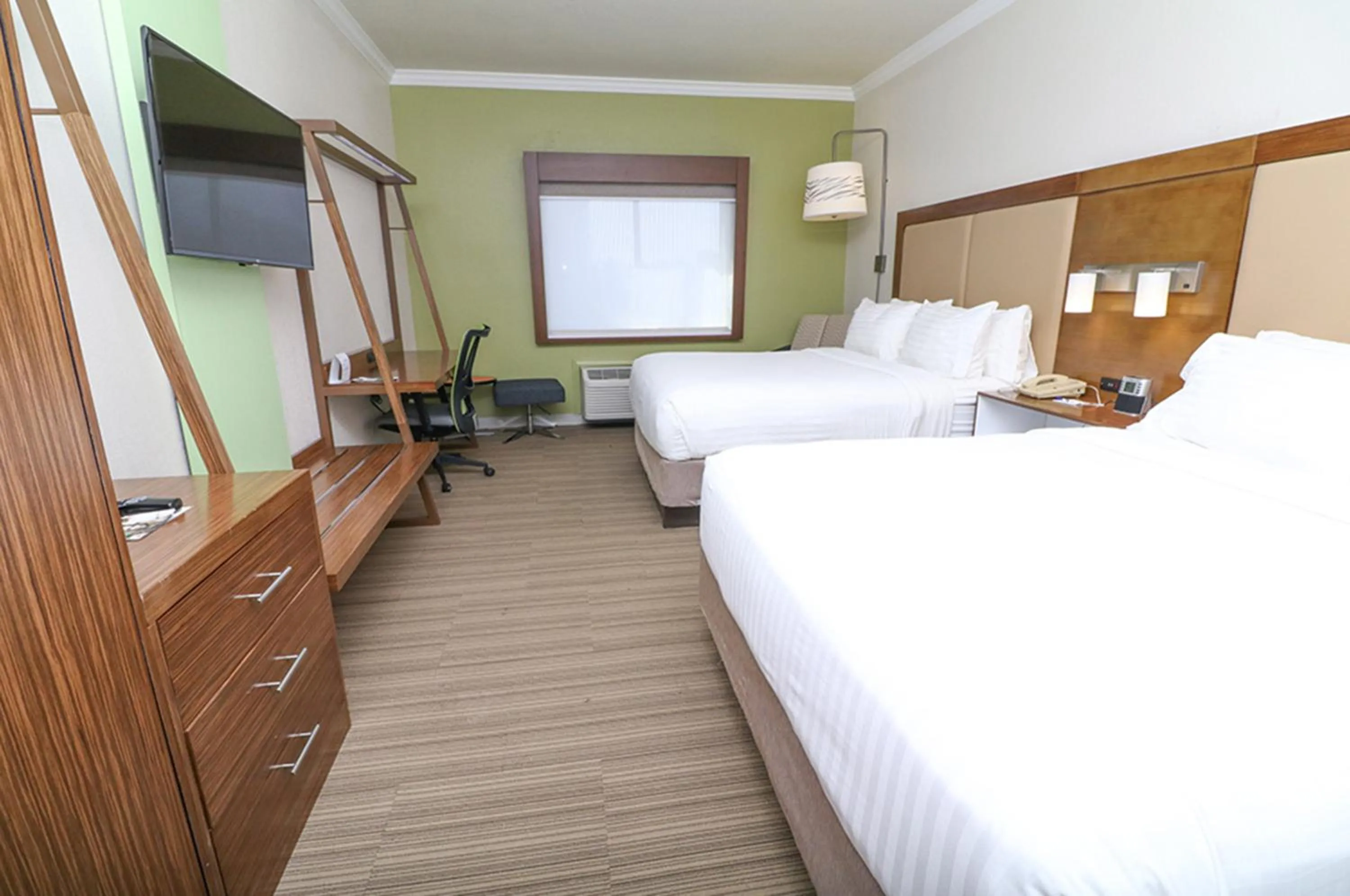 Bed in Holiday Inn Express Hotel & Suites Greenville by IHG