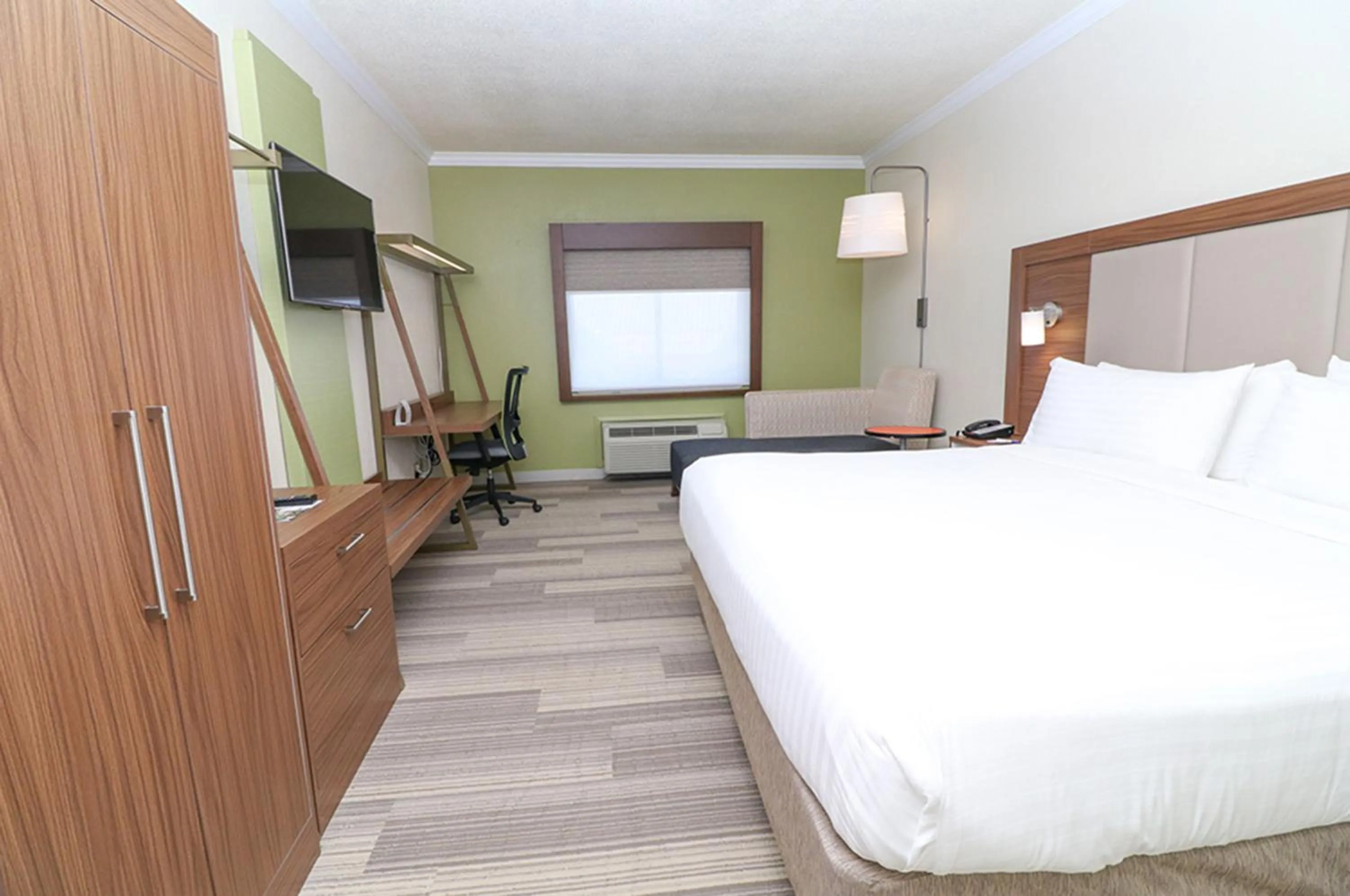 Bed in Holiday Inn Express Hotel & Suites Greenville by IHG