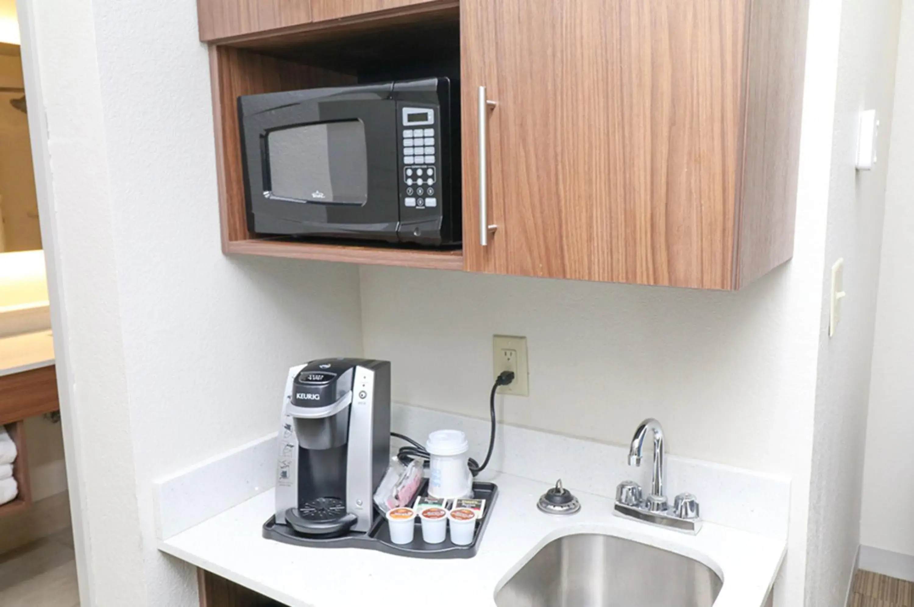 Standard King Room in Holiday Inn Express Hotel & Suites Greenville by IHG Standard King Room in Holiday Inn Express Hotel & Suites Greenville by IHG