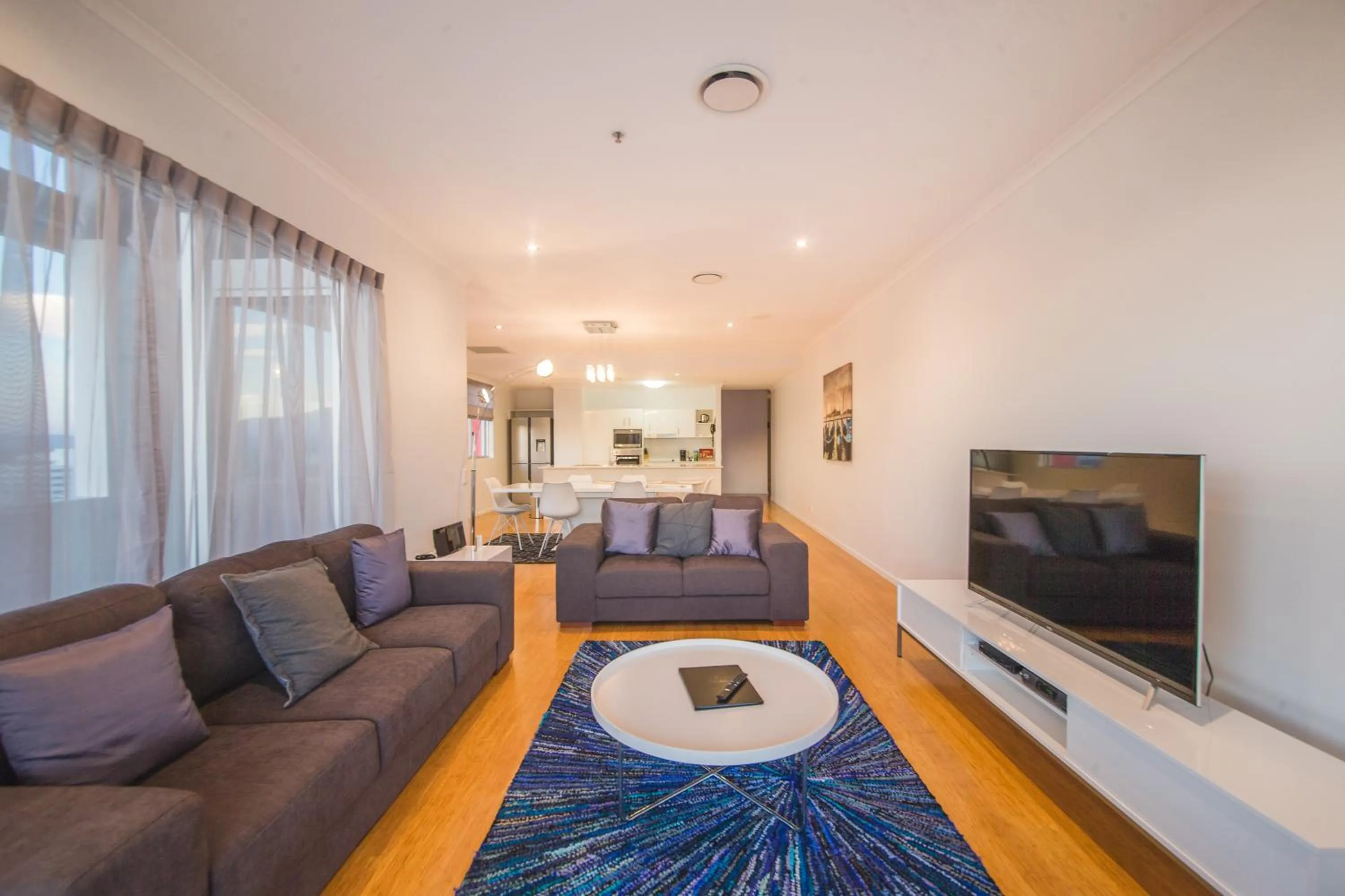 TV and multimedia in Edge Apartment Hotel