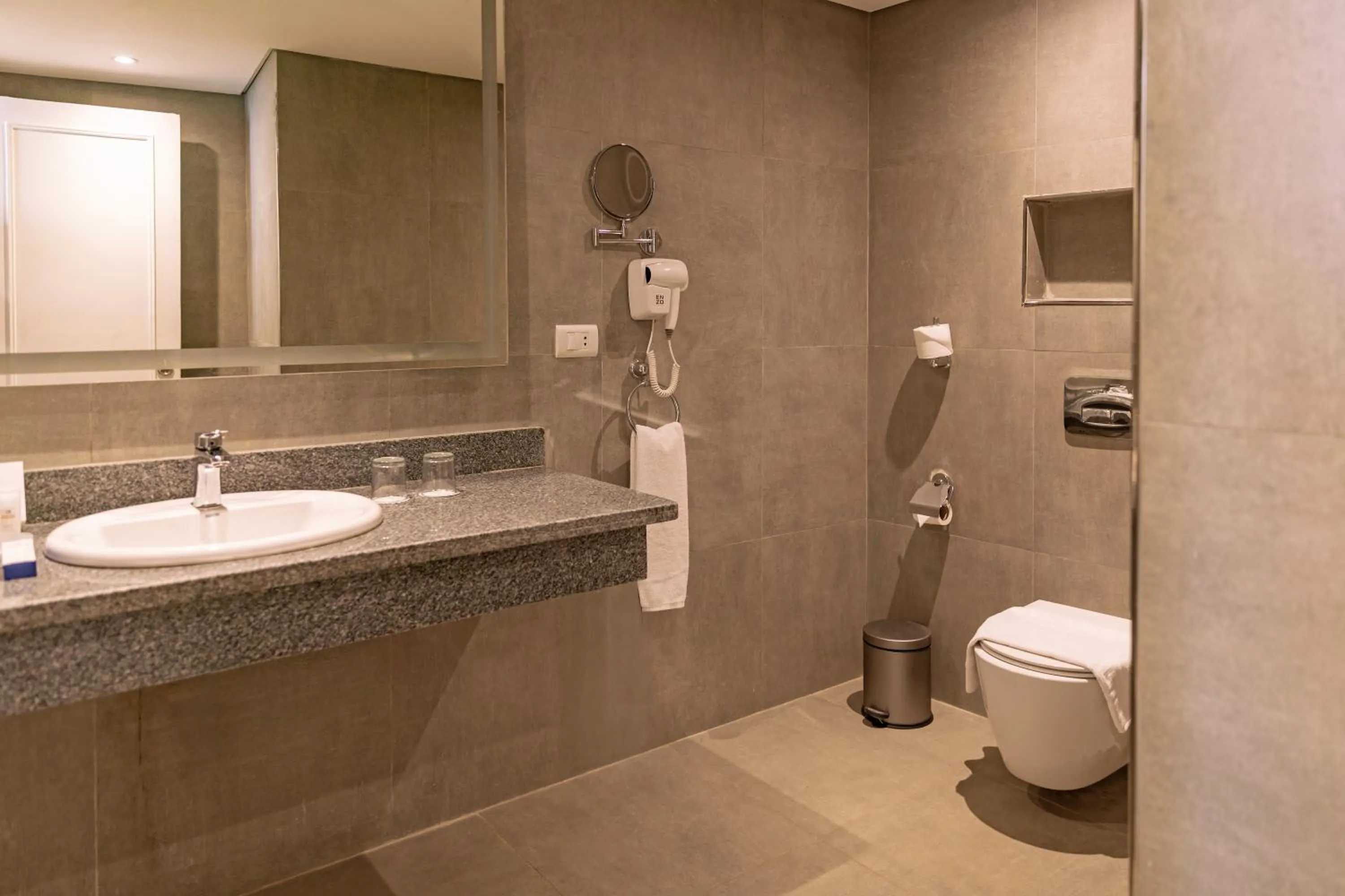 Bathroom in Sunny Days Mirette Family Resort