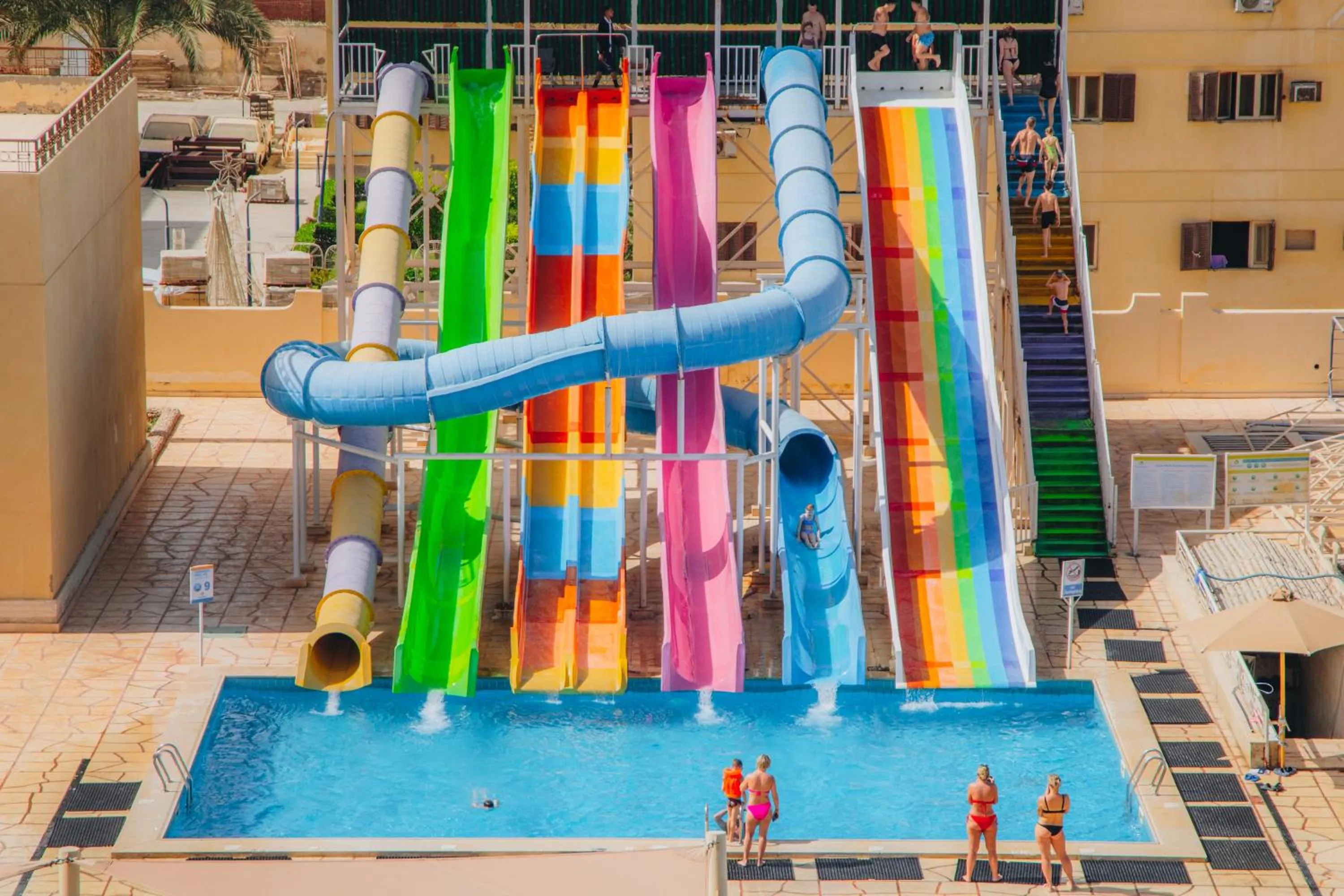 Pool view in Sunny Days Mirette Family Resort