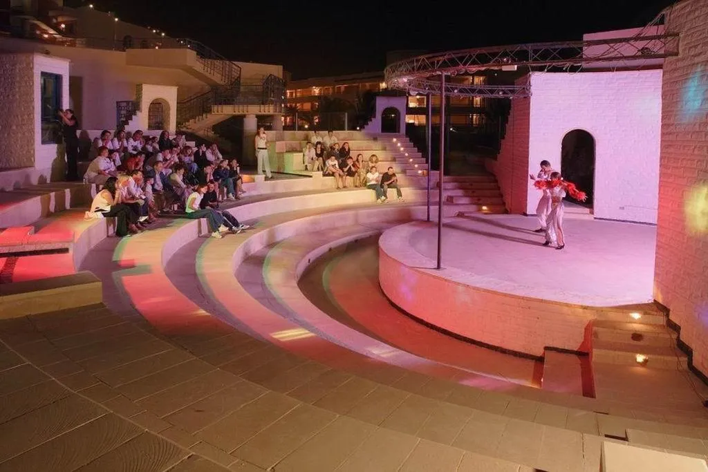 Nightclub / DJ in Sunny Days Mirette Family Resort