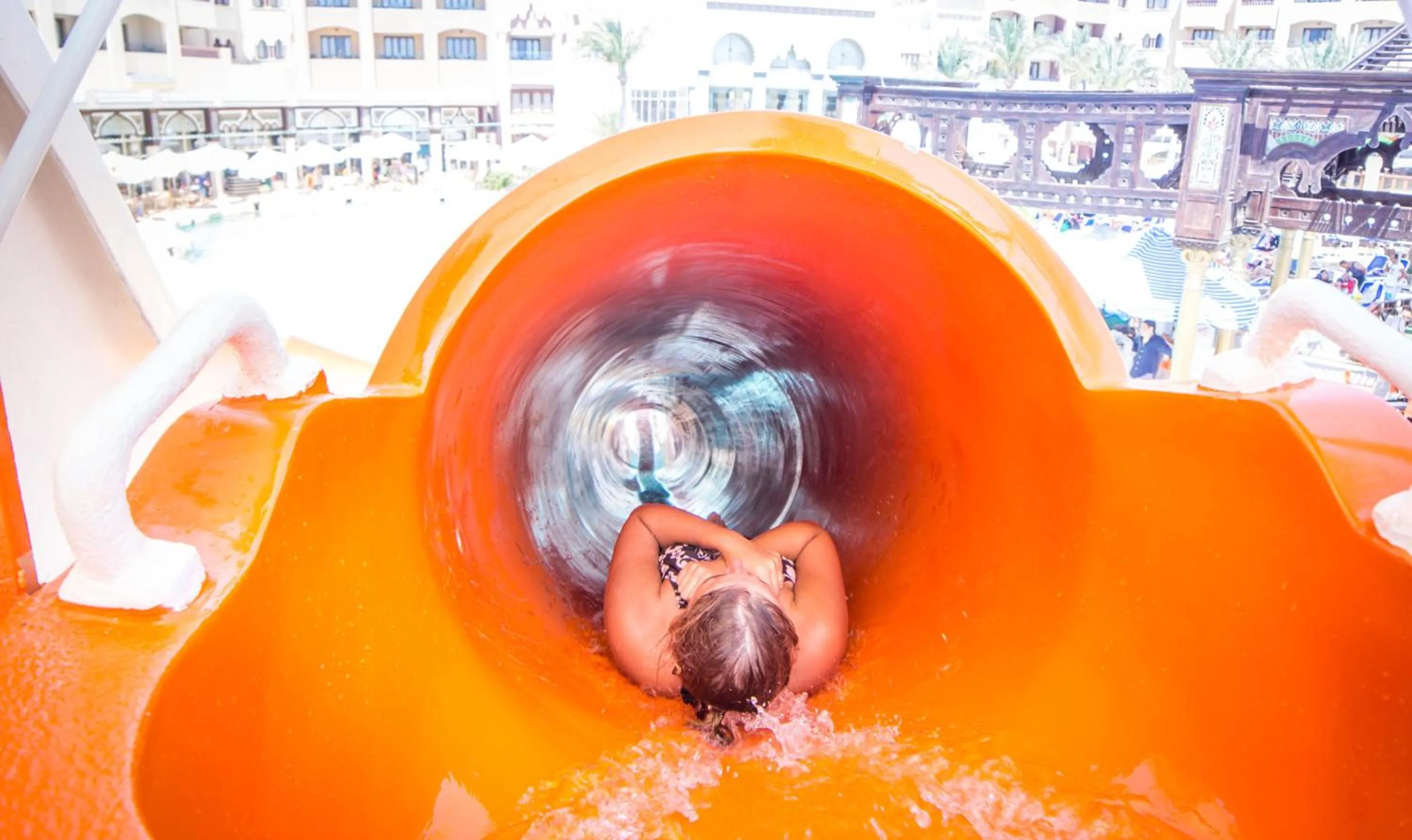 Activities in Sunny Days Mirette Family Resort