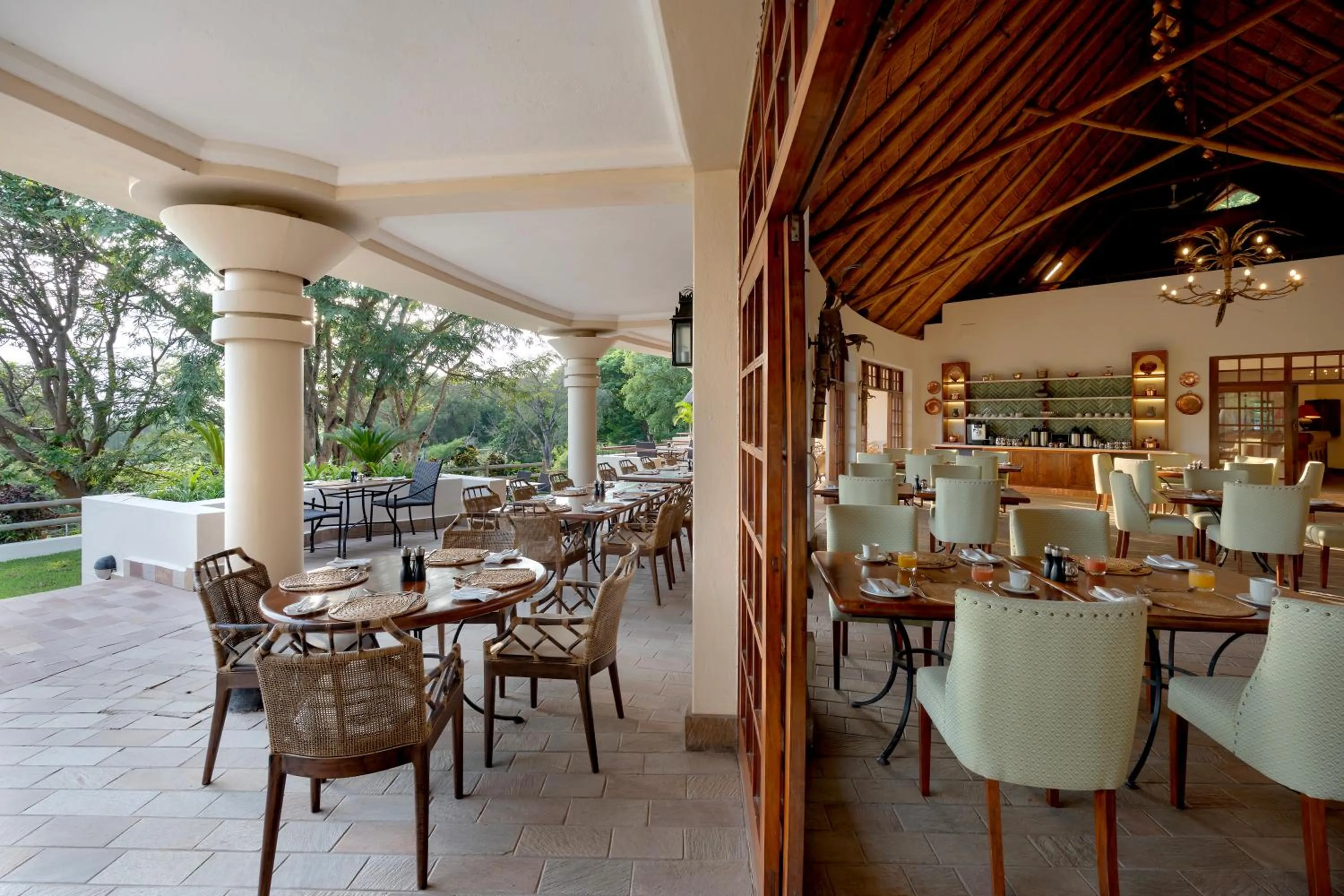Restaurant/places to eat in Ilala Lodge Hotel