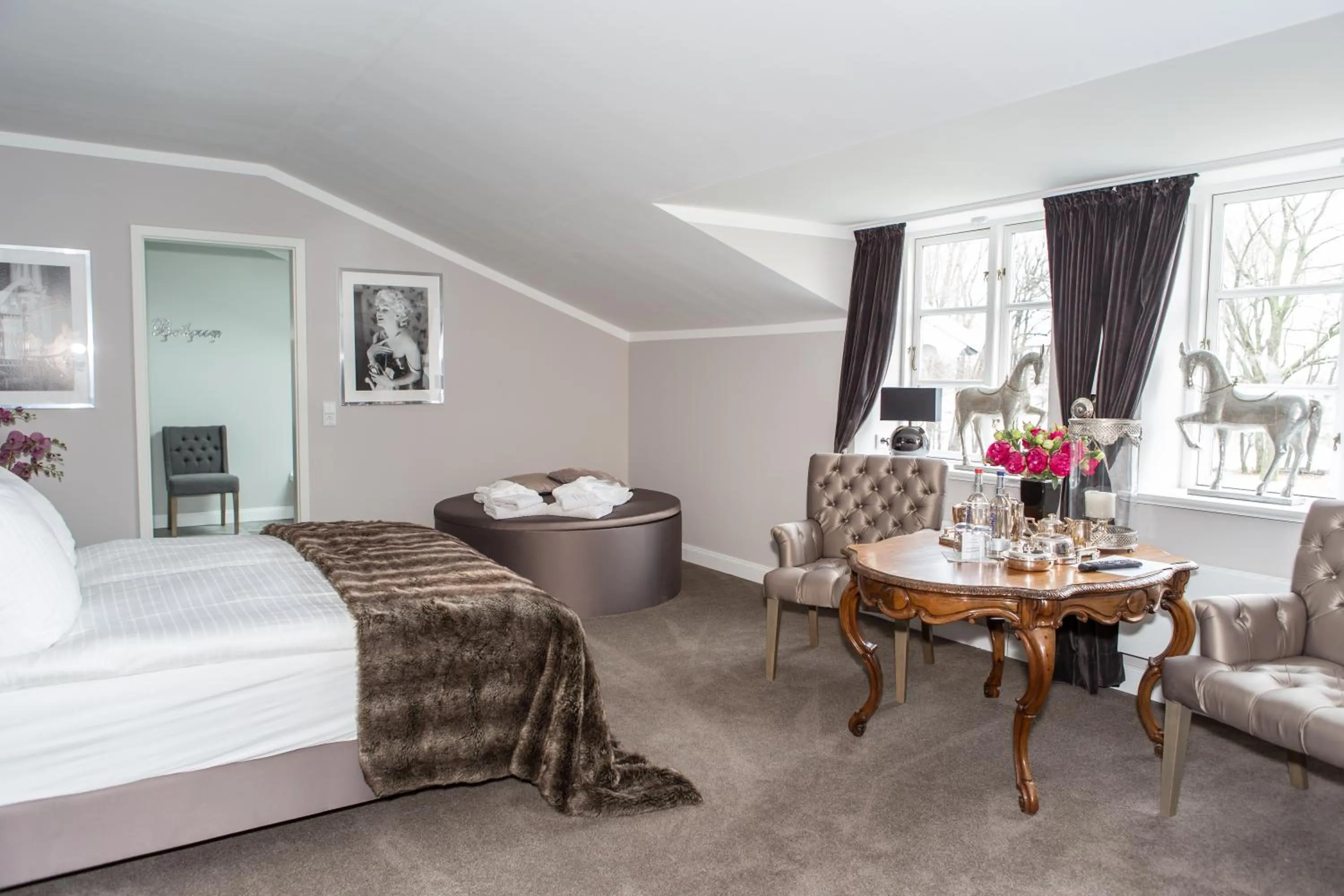 Photo of the whole room, Bed in Herrenhaus Gut Neuruppersdorf