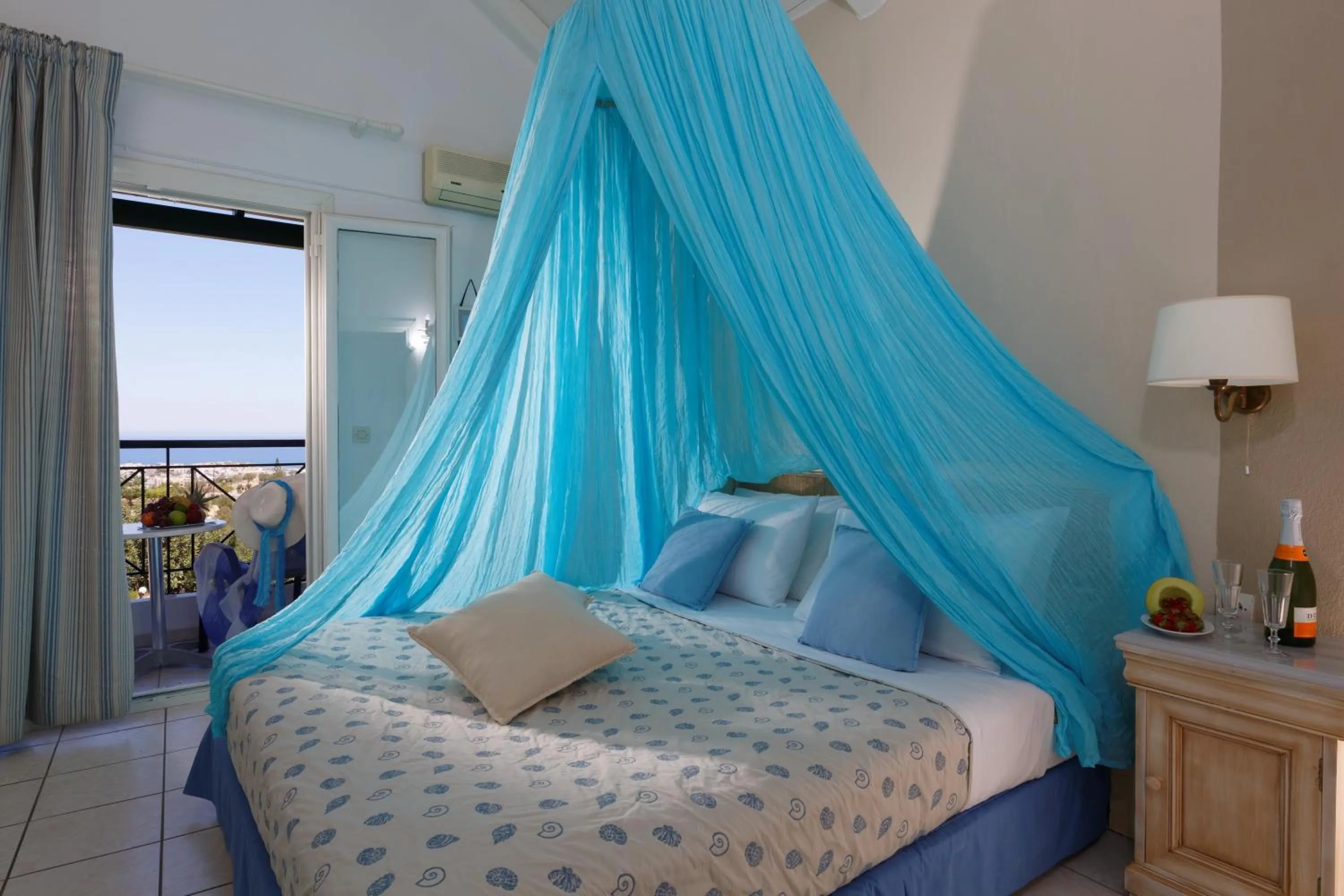 Bedroom, Bed in Piskopiano Village